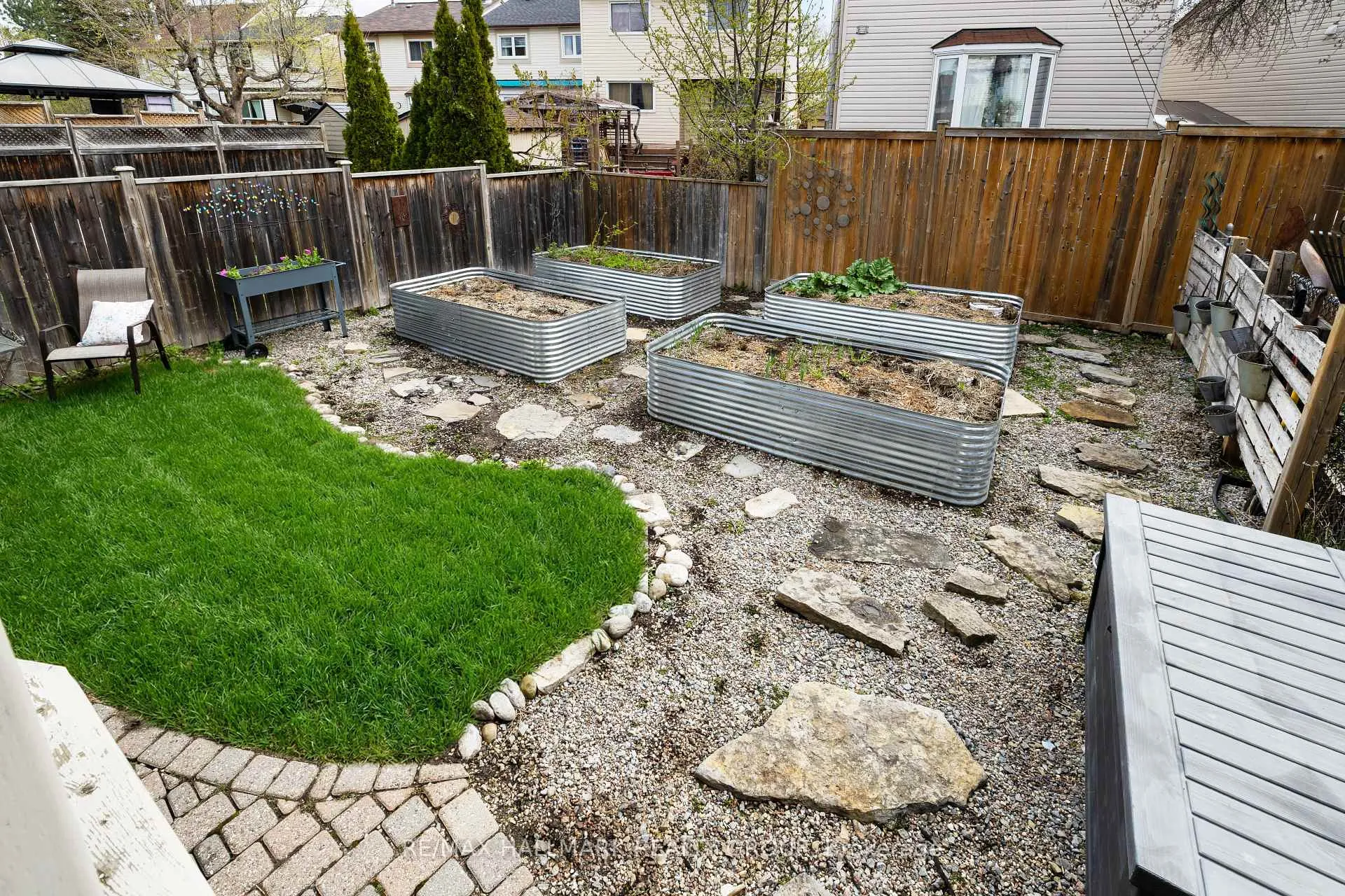 Photo 30 of 54 Fireside Crescent, Ottawa, Hunt Club Park/Greenboro — HOMEH