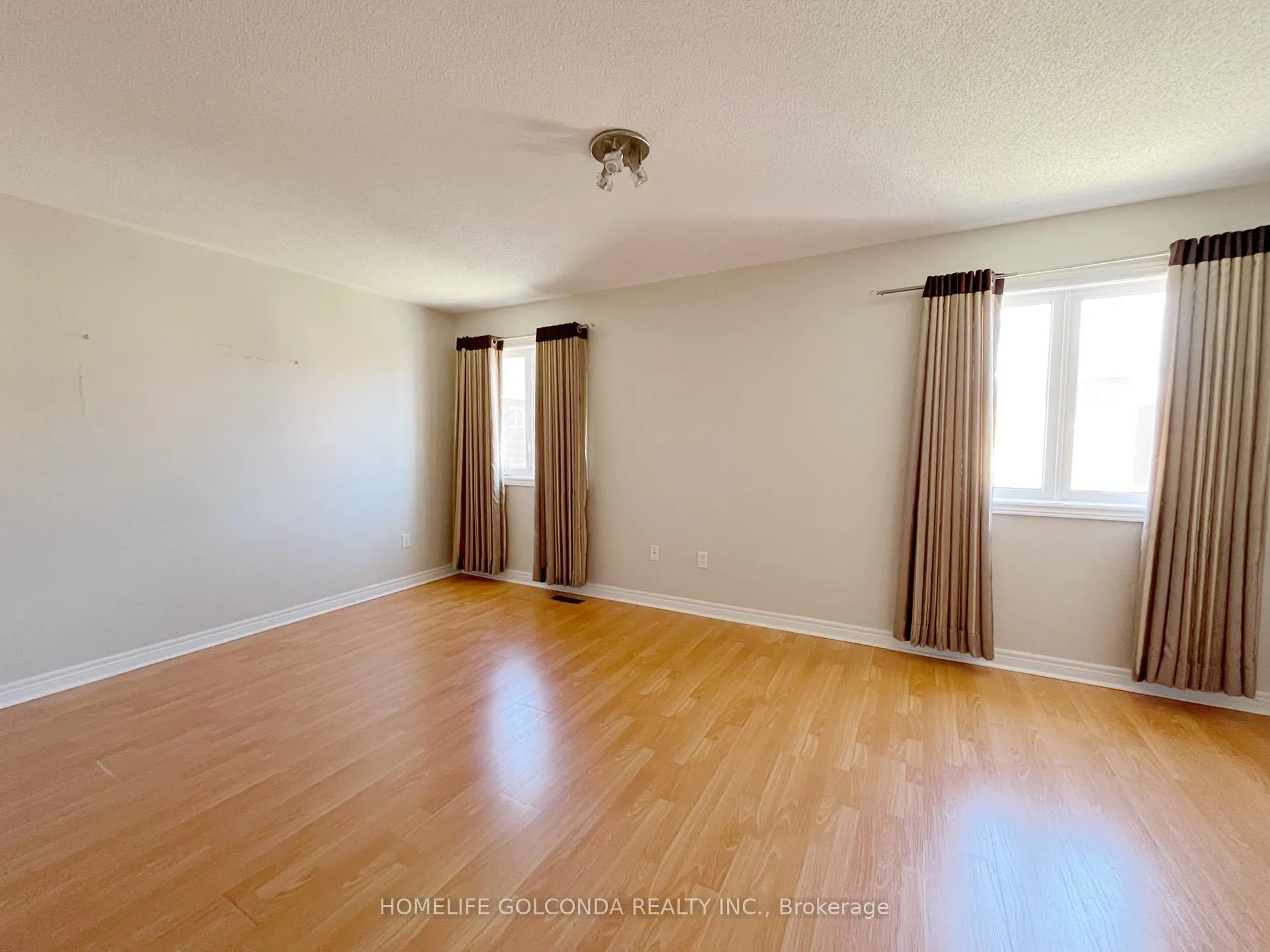Photo 8 of 28 Barnstone Drive, Markham, Wismer — HOMEH