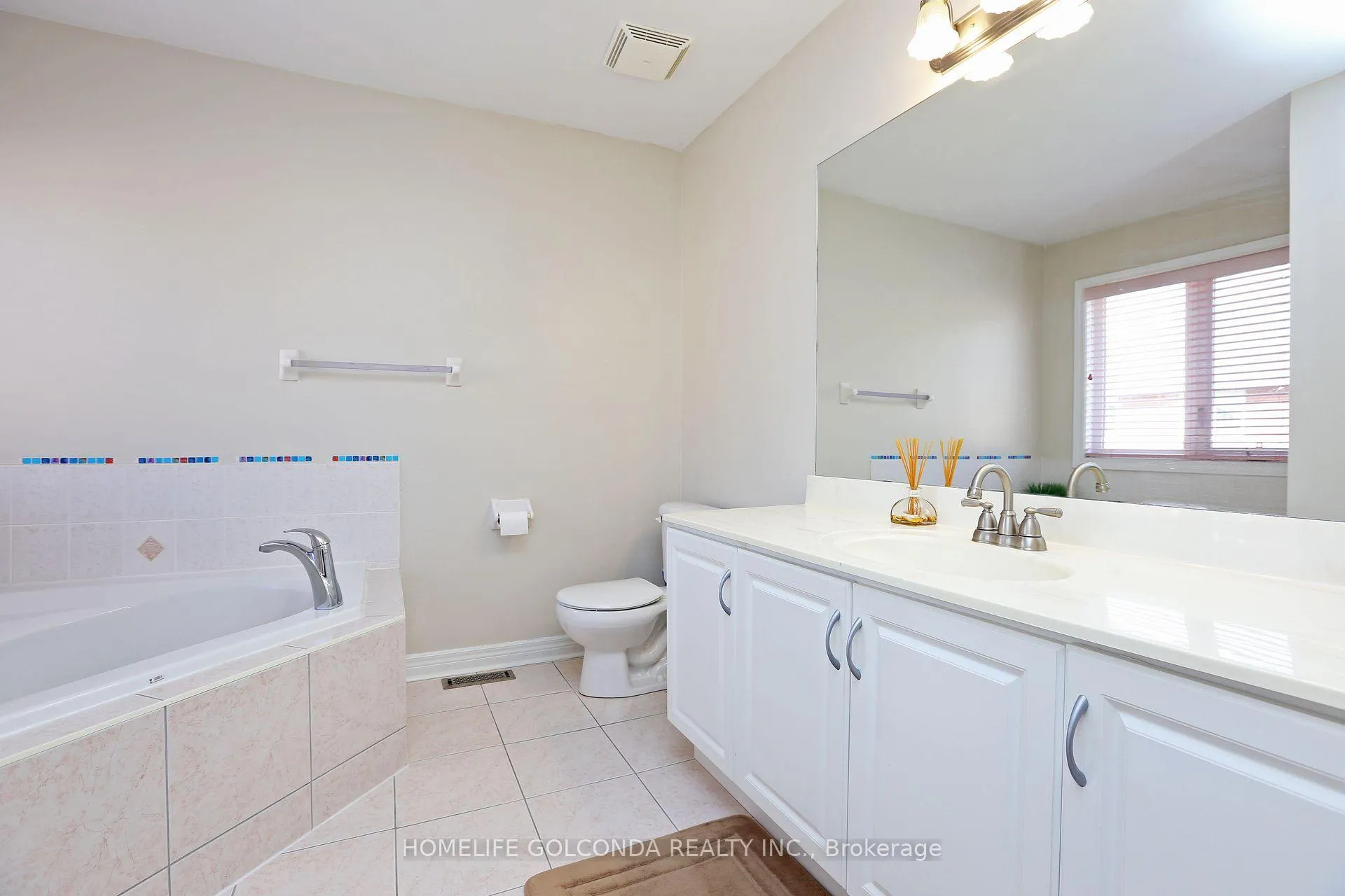 Photo 9 of 28 Barnstone Drive, Markham, Wismer — HOMEH