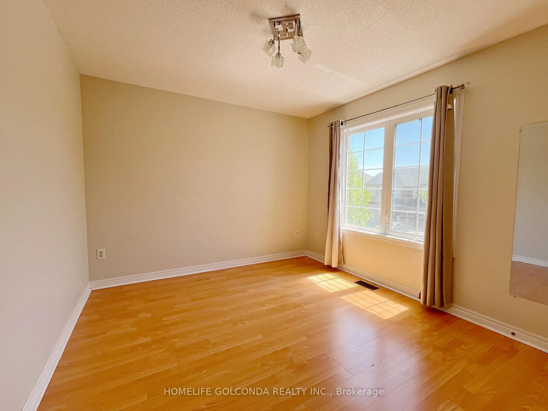 Photo 12 of 28 Barnstone Drive, Markham, Wismer — HOMEH