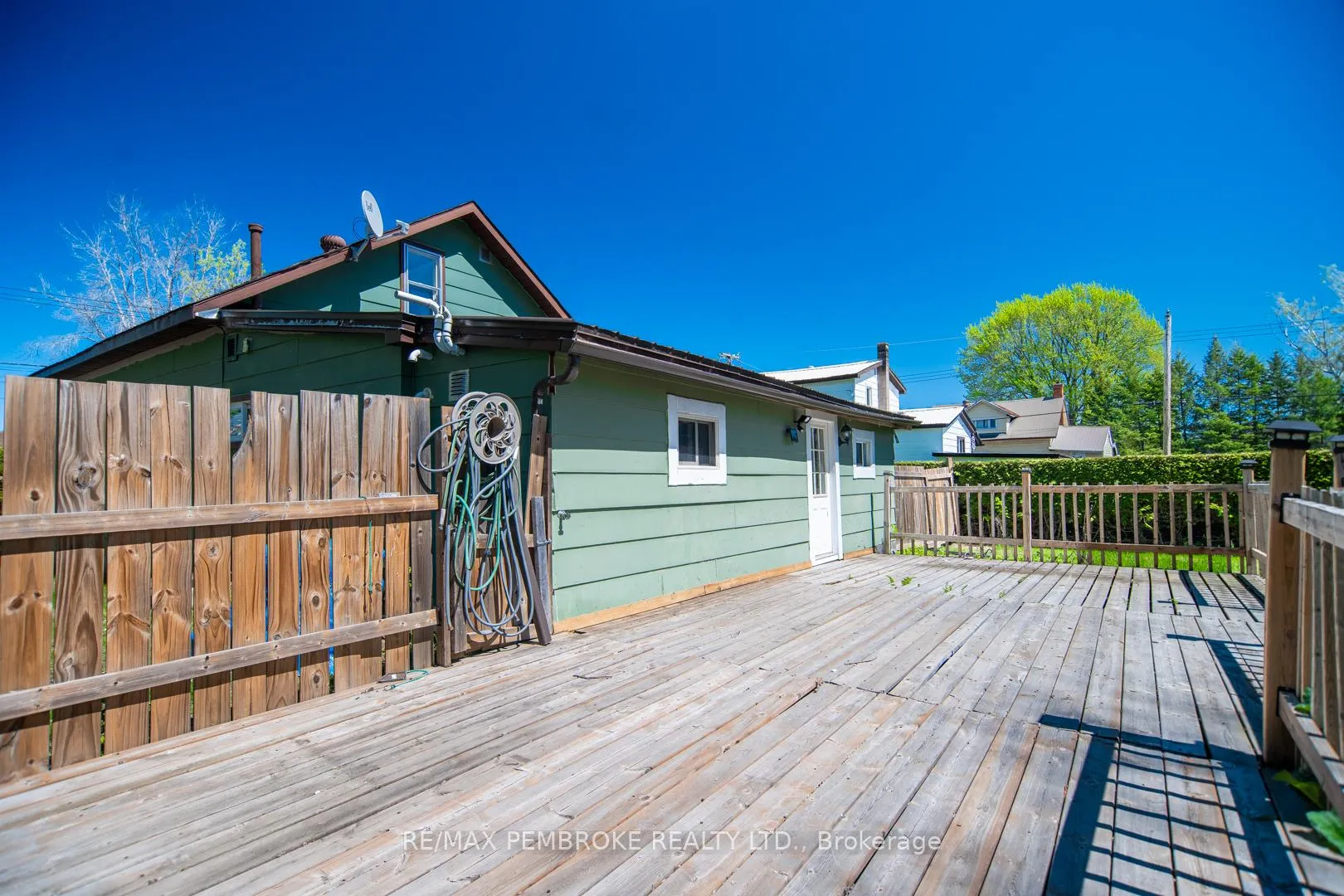 Photo 4 of 1008 Bronx Street, Pembroke — HOMEH