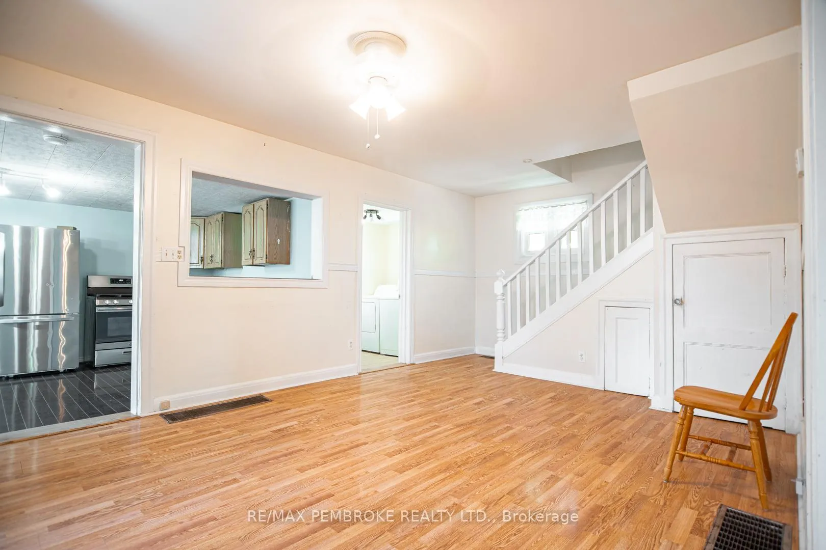 Photo 5 of 1008 Bronx Street, Pembroke — HOMEH
