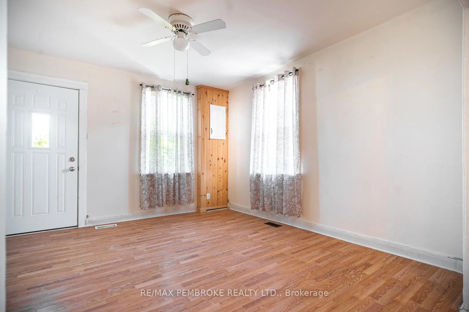 Photo 7 of 1008 Bronx Street, Pembroke — HOMEH