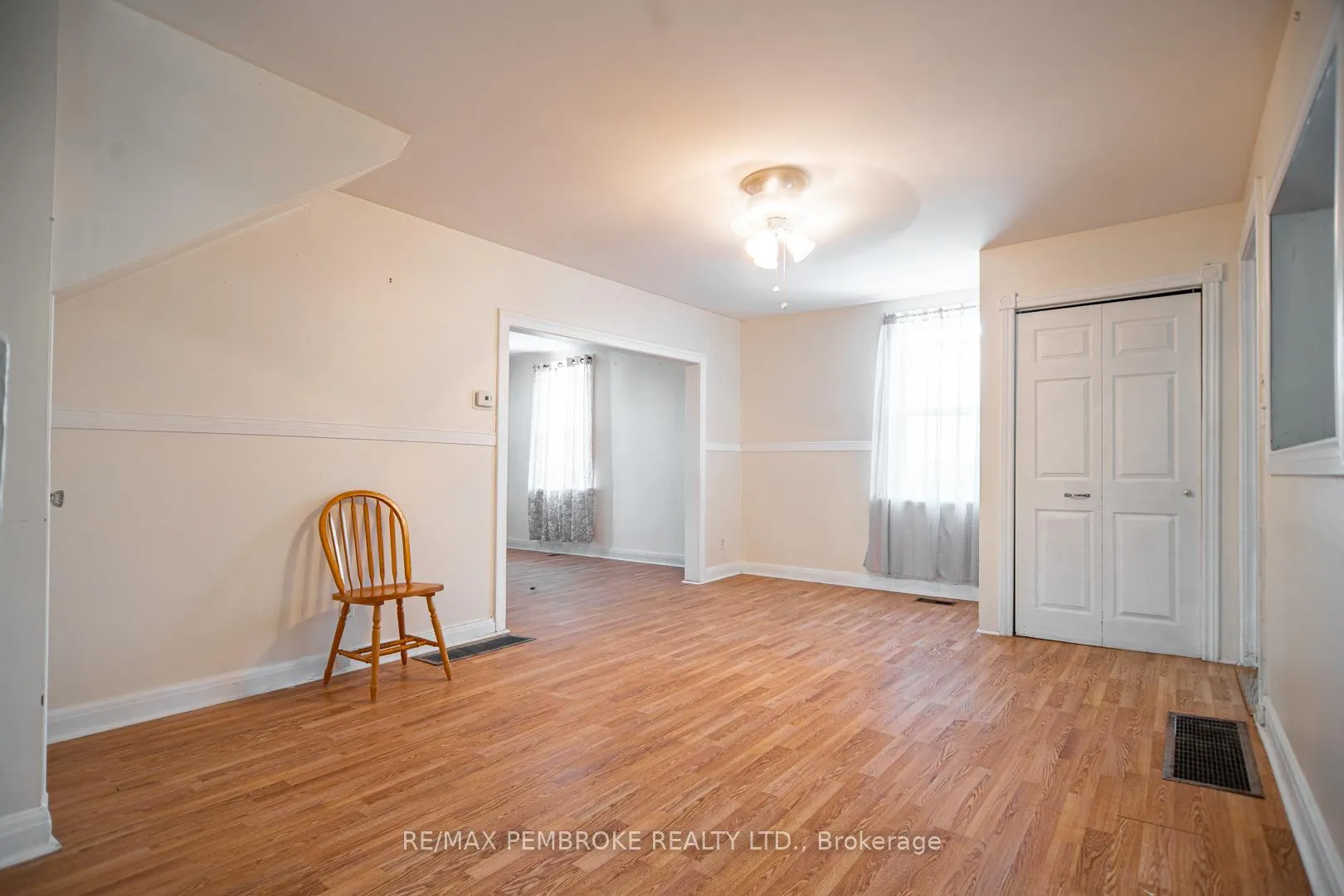 Photo 9 of 1008 Bronx Street, Pembroke — HOMEH