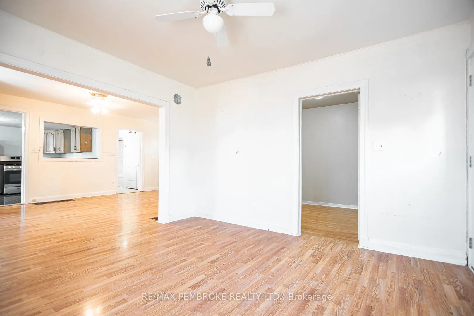 Photo 12 of 1008 Bronx Street, Pembroke — HOMEH