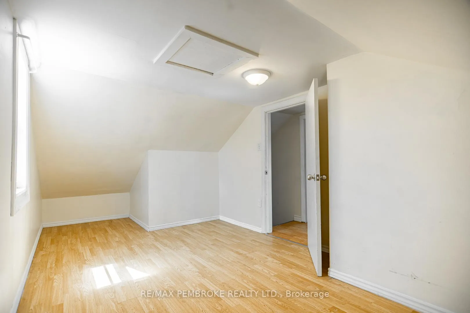 Photo 20 of 1008 Bronx Street, Pembroke — HOMEH