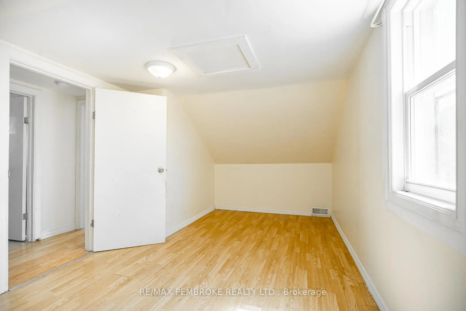 Photo 21 of 1008 Bronx Street, Pembroke — HOMEH