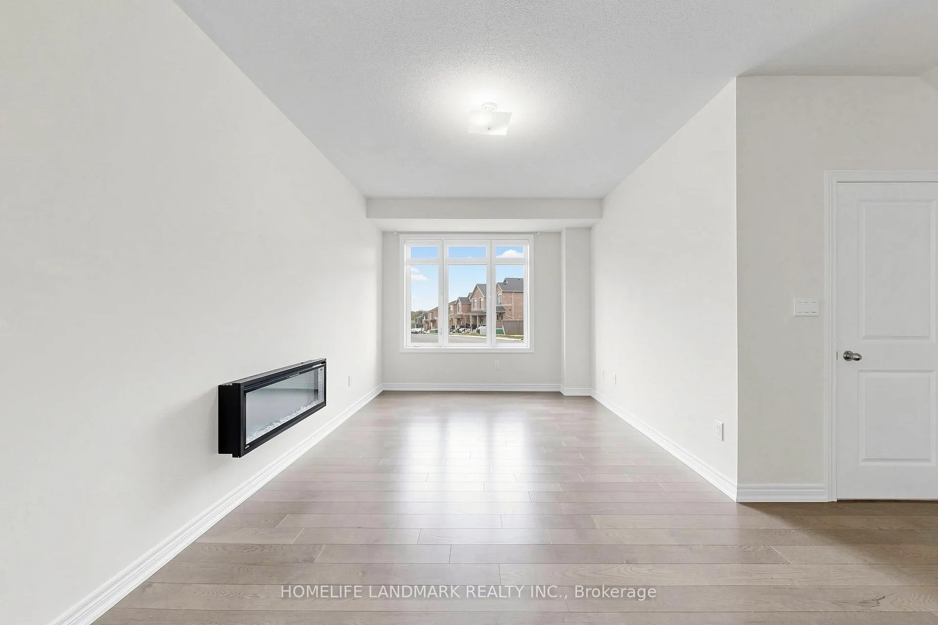 Photo 4 of 2686 Delphinium Trail, Pickering, Rural Pickering — HOMEH