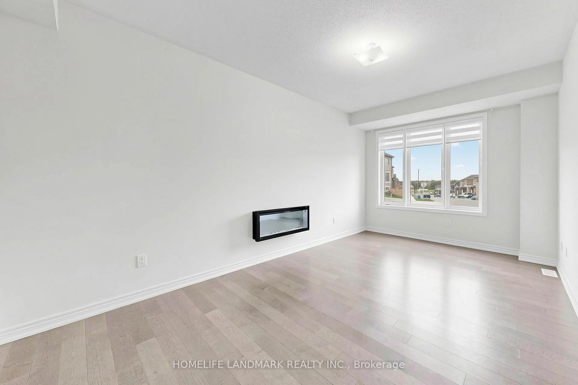 Photo 5 of 2686 Delphinium Trail, Pickering, Rural Pickering — HOMEH