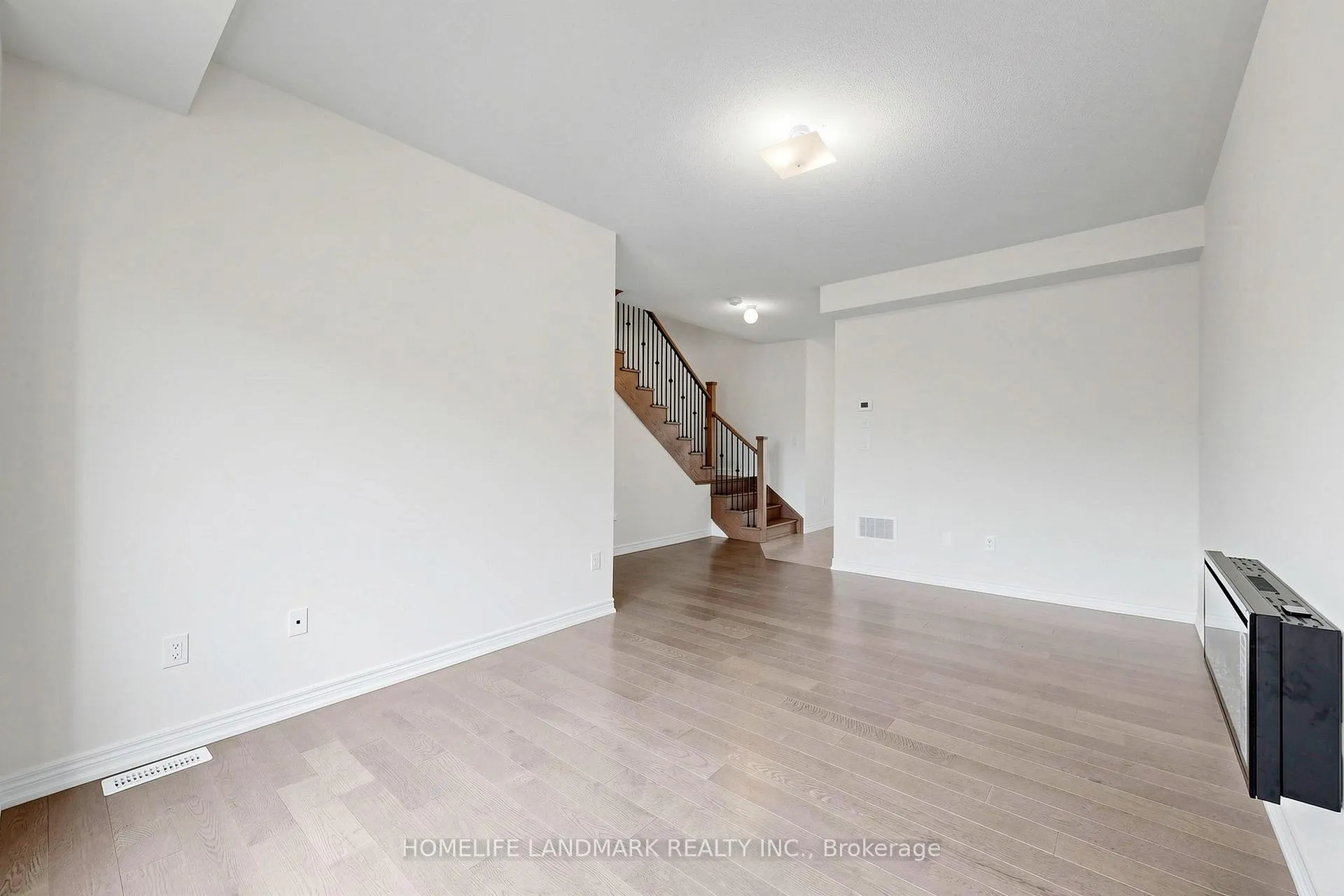 Photo 10 of 2686 Delphinium Trail, Pickering, Rural Pickering — HOMEH