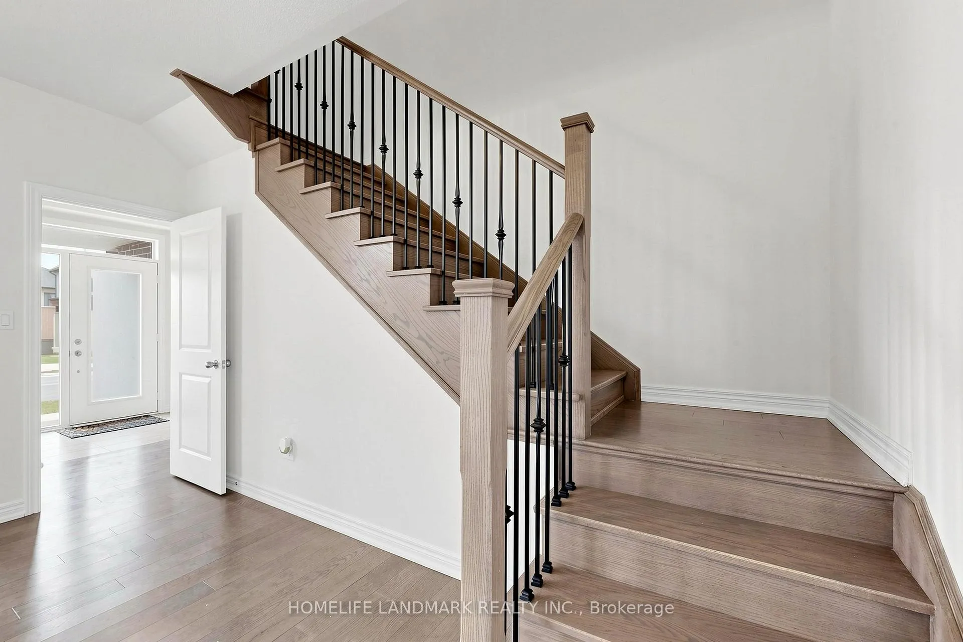 Photo 23 of 2686 Delphinium Trail, Pickering, Rural Pickering — HOMEH