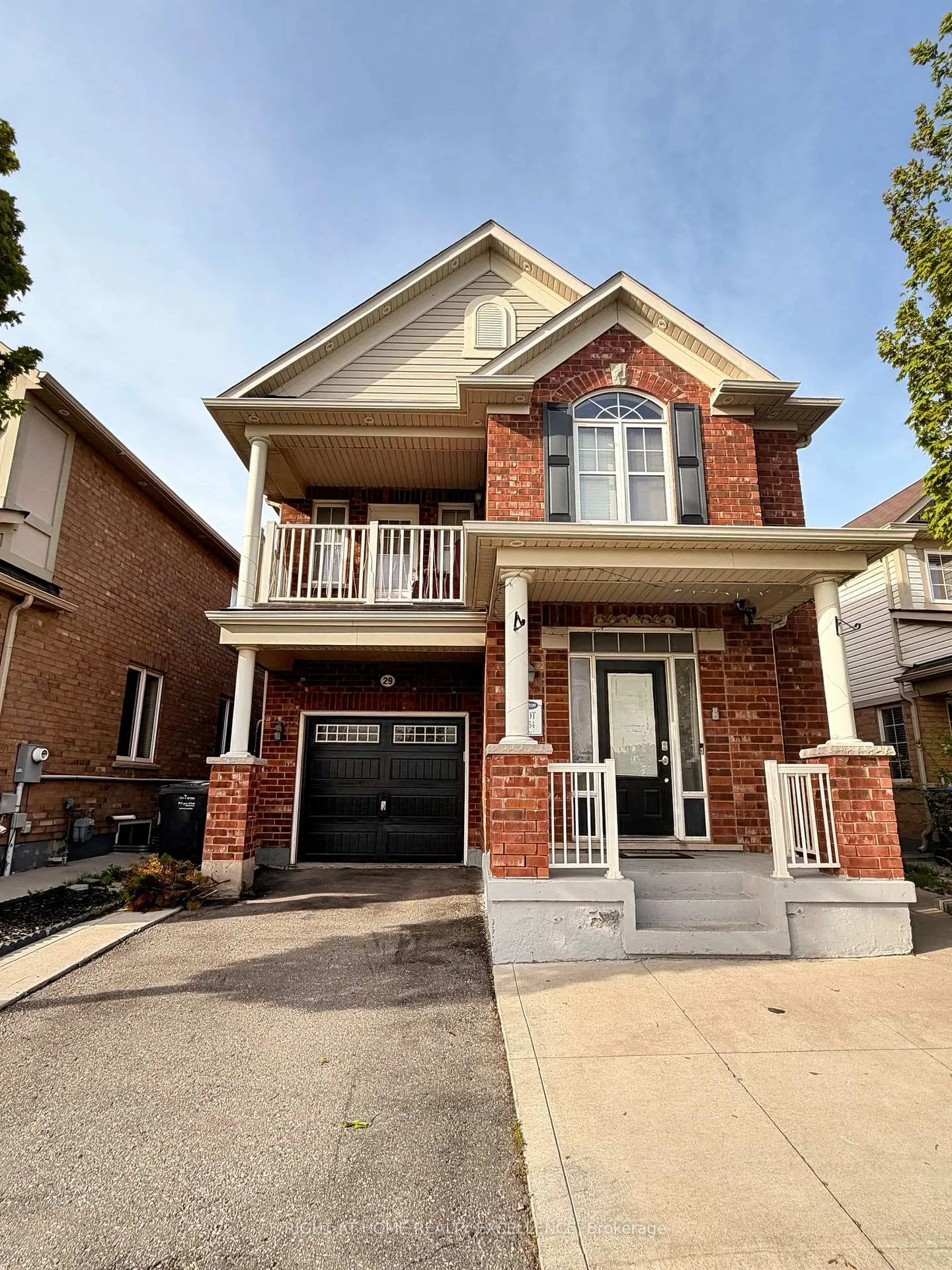 Photo 2 of 29 Bonsai Lane, Brampton, Northwest Brampton — HOMEH