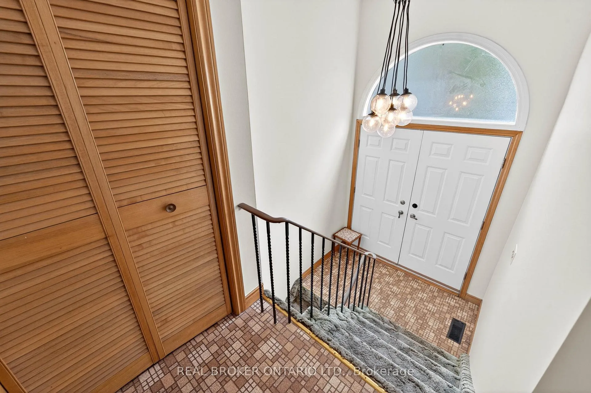 Photo 4 of 7778 Benavon Road, Mississauga, Malton — HOMEH