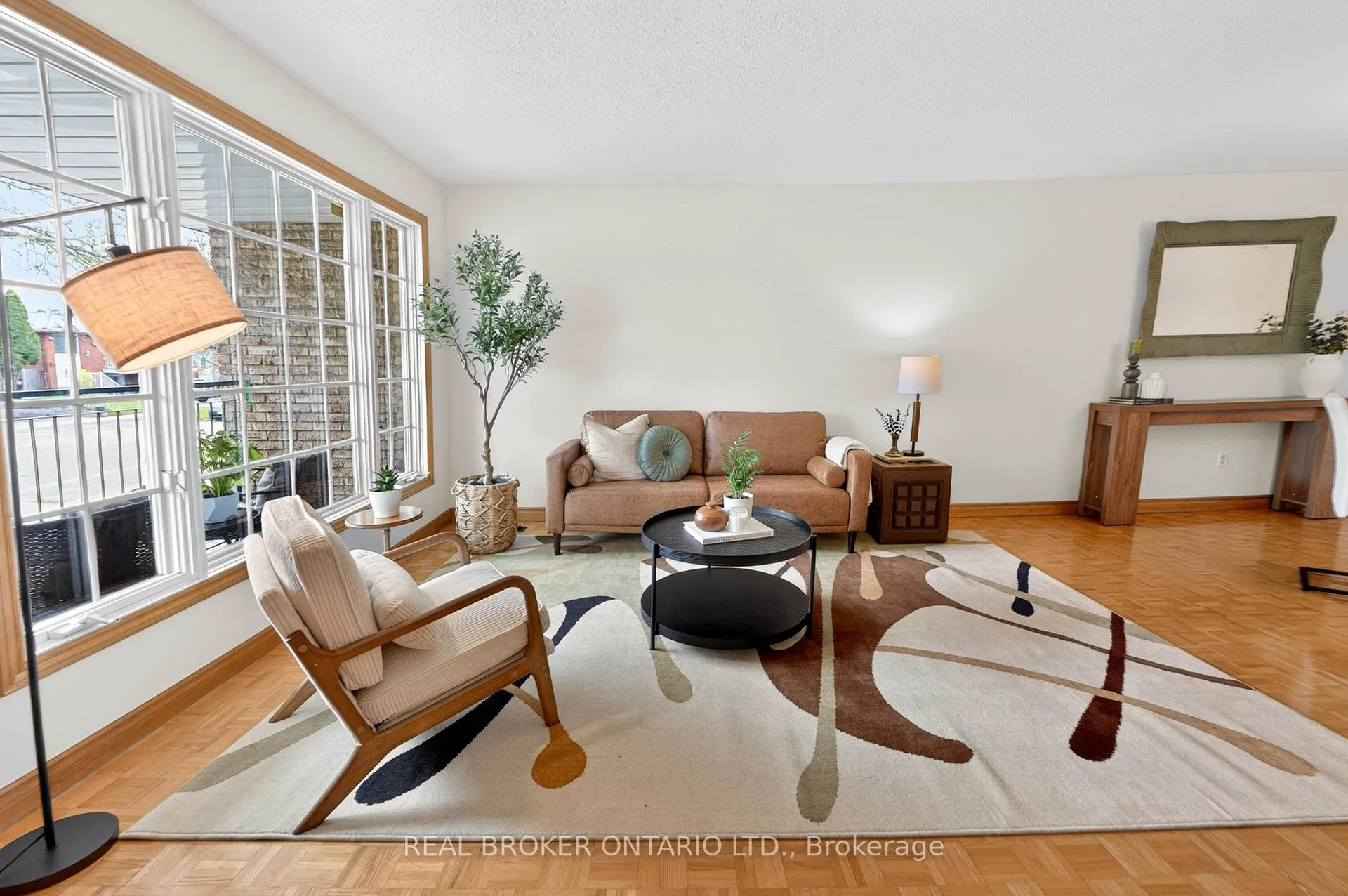 Photo 5 of 7778 Benavon Road, Mississauga, Malton — HOMEH