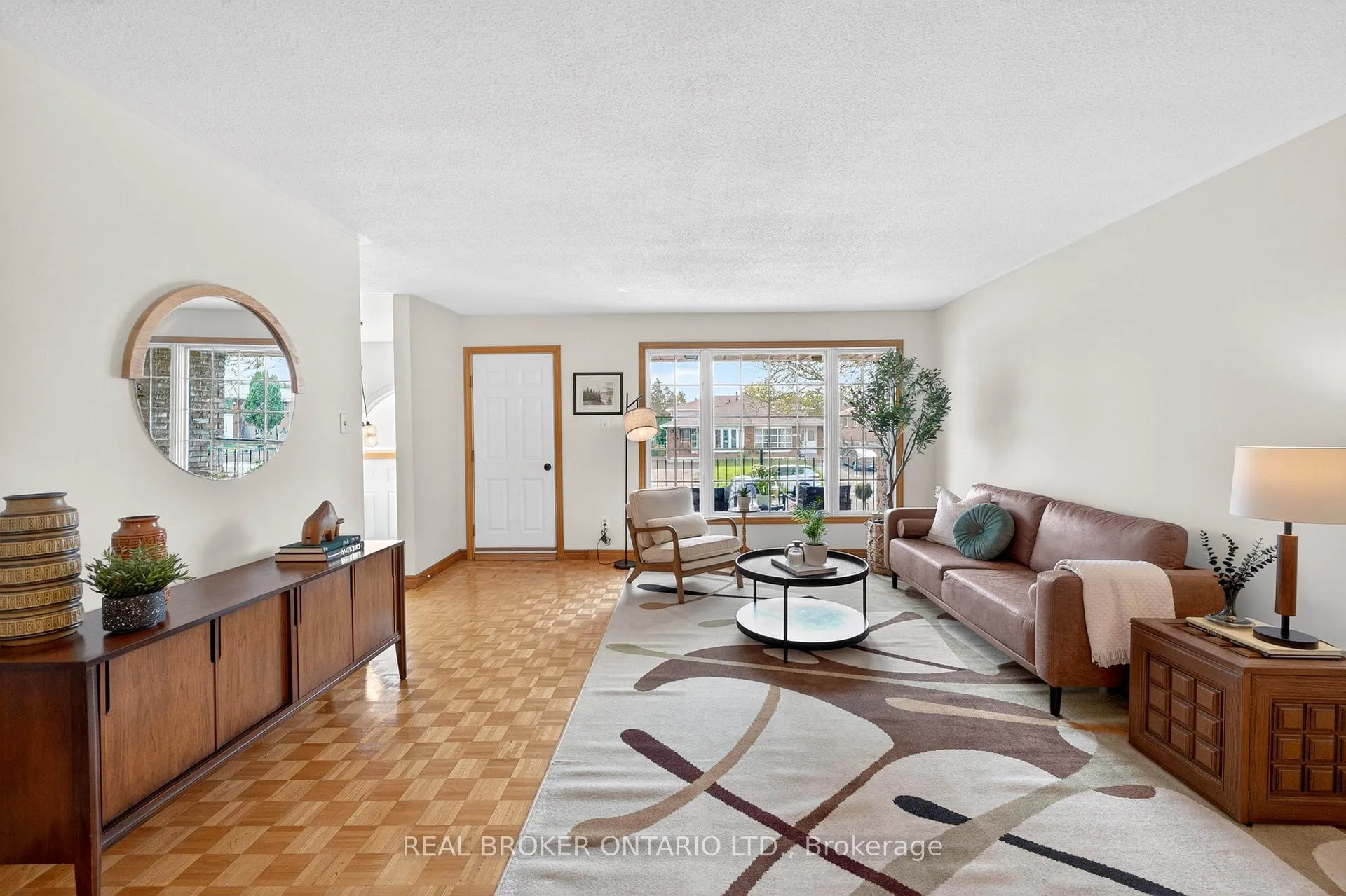 Photo 9 of 7778 Benavon Road, Mississauga, Malton — HOMEH