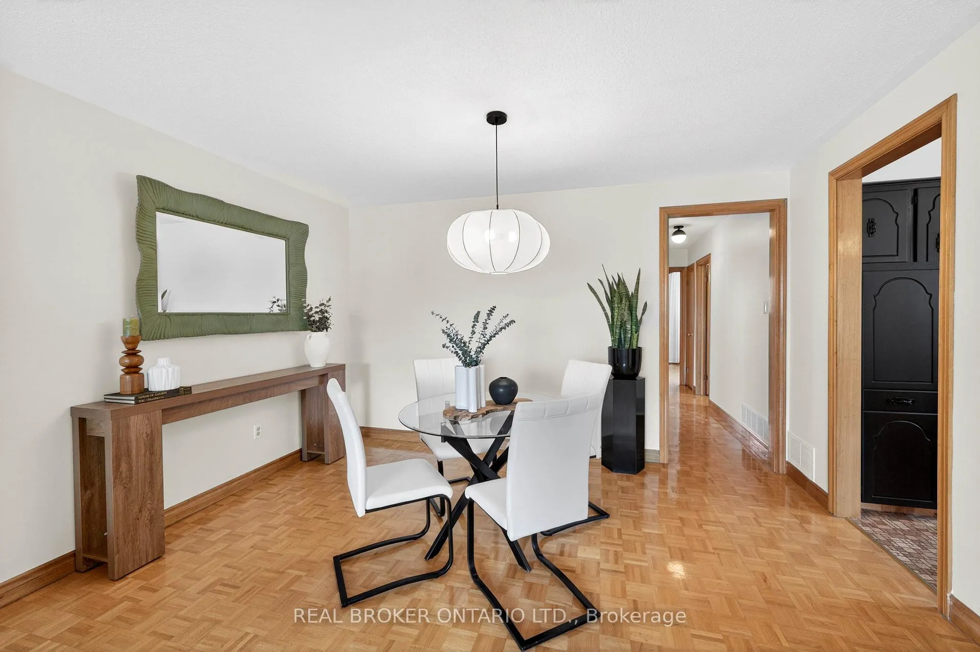 Photo 13 of 7778 Benavon Road, Mississauga, Malton — HOMEH