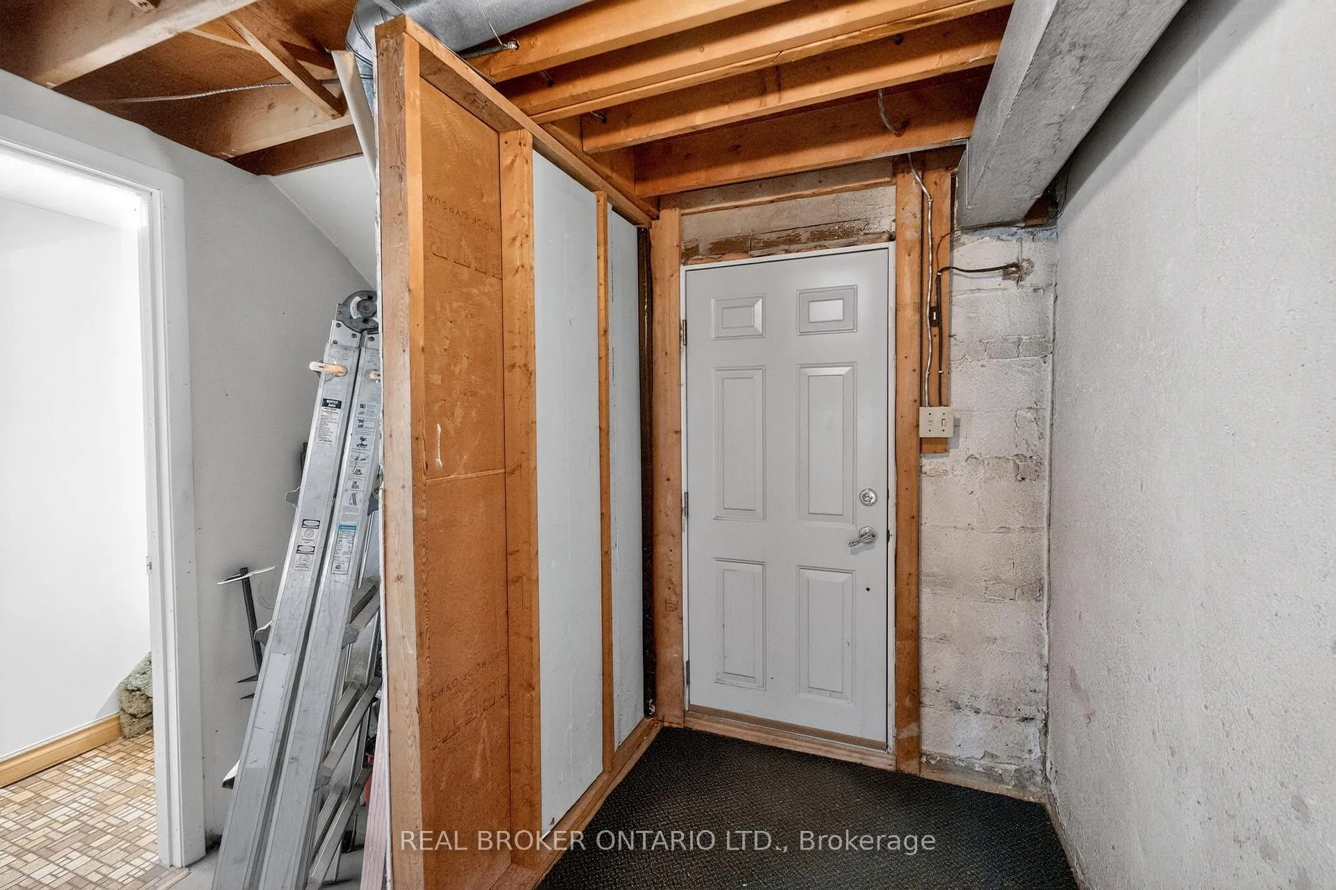 Photo 23 of 7778 Benavon Road, Mississauga, Malton — HOMEH