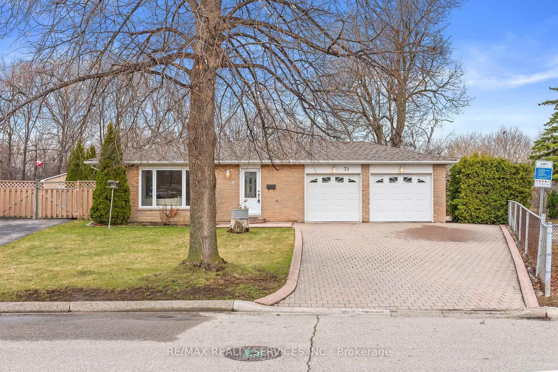 Photo 2 of 71 Belmont Drive, Brampton, Avondale — HOMEH