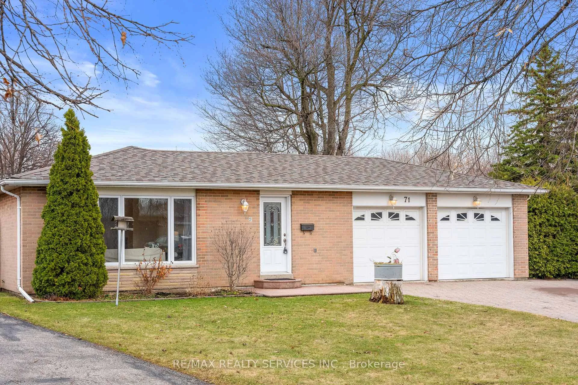 Photo 4 of 71 Belmont Drive, Brampton, Avondale — HOMEH