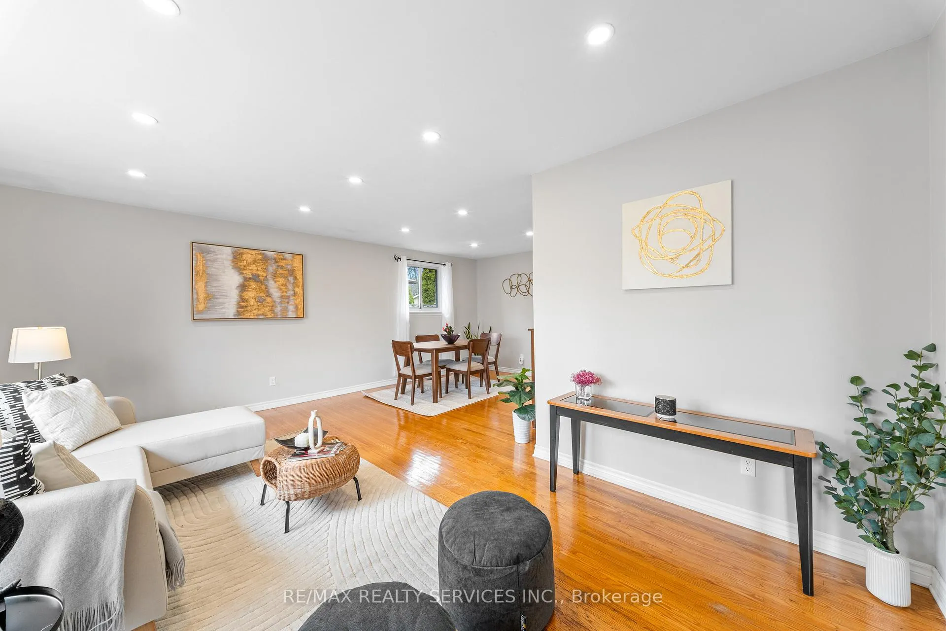 Photo 10 of 71 Belmont Drive, Brampton, Avondale — HOMEH