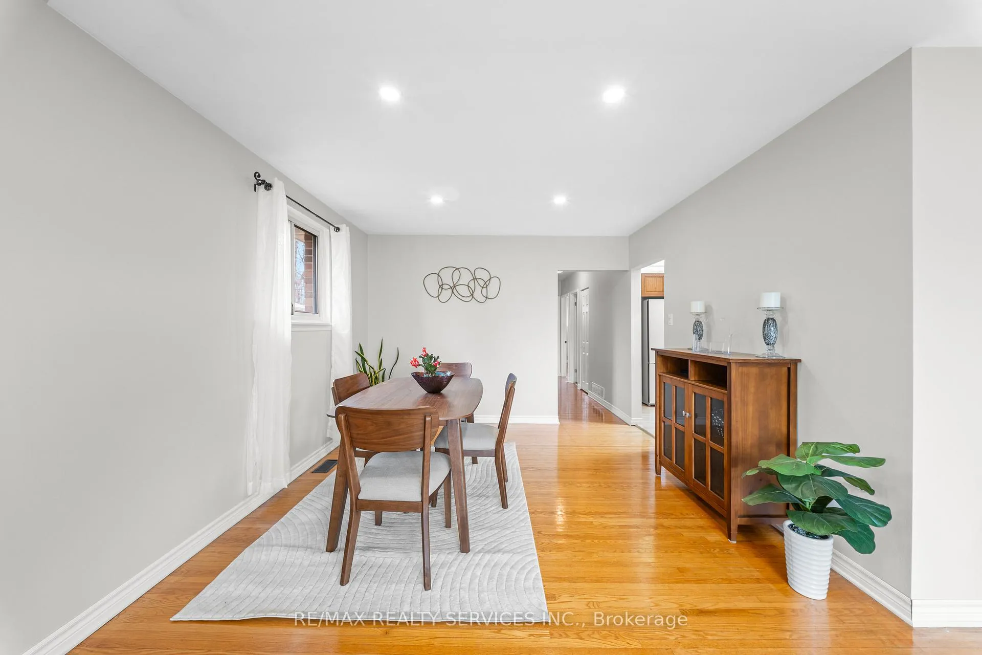 Photo 13 of 71 Belmont Drive, Brampton, Avondale — HOMEH