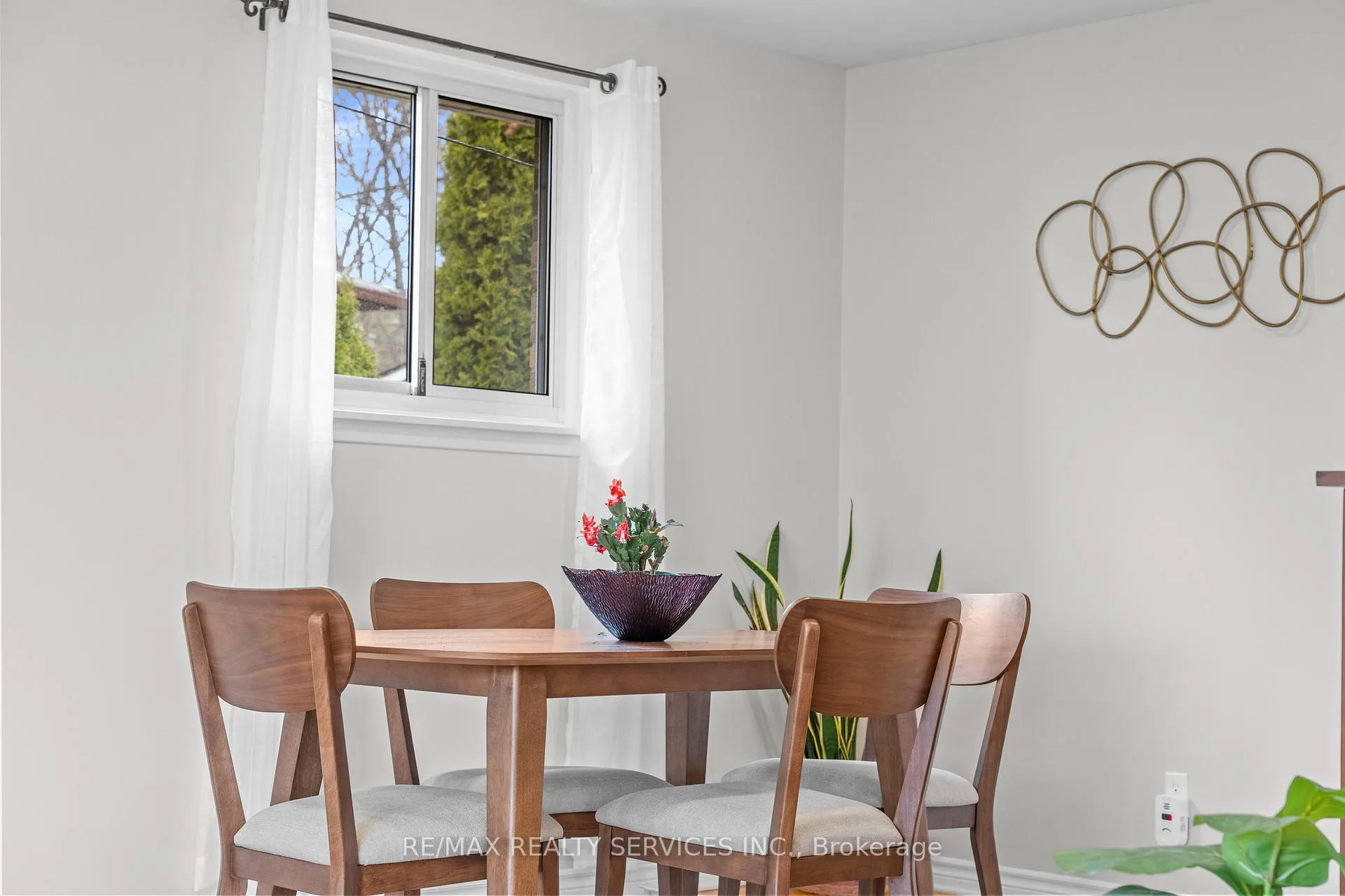 Photo 15 of 71 Belmont Drive, Brampton, Avondale — HOMEH