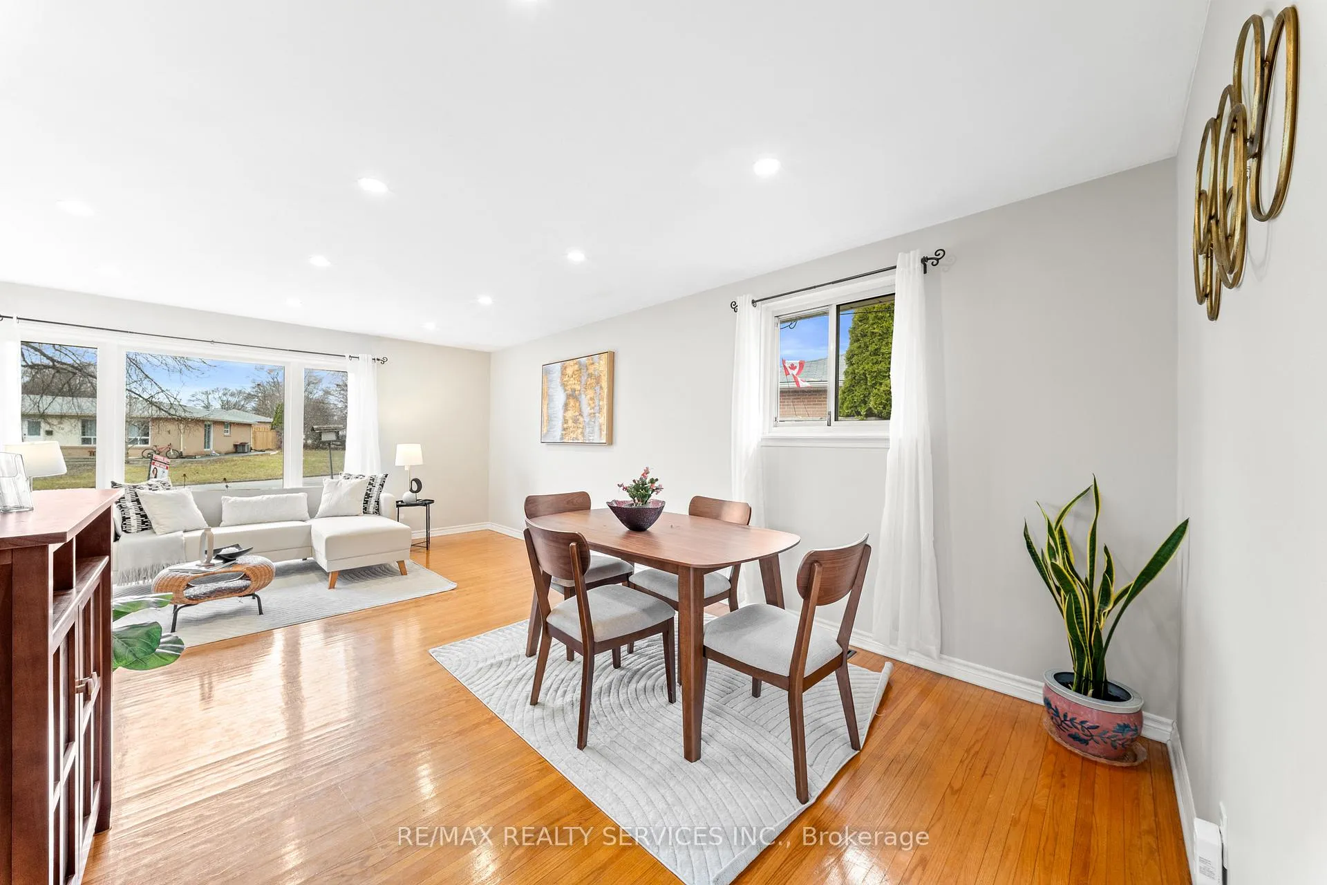 Photo 16 of 71 Belmont Drive, Brampton, Avondale — HOMEH