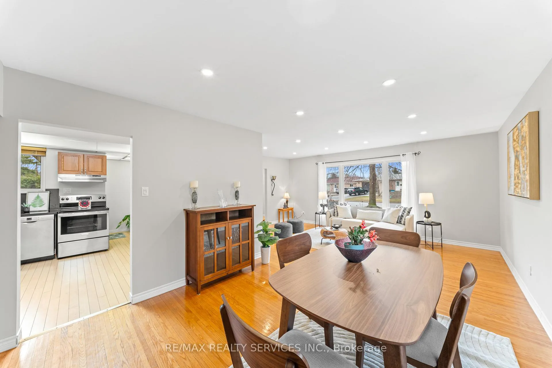 Photo 17 of 71 Belmont Drive, Brampton, Avondale — HOMEH