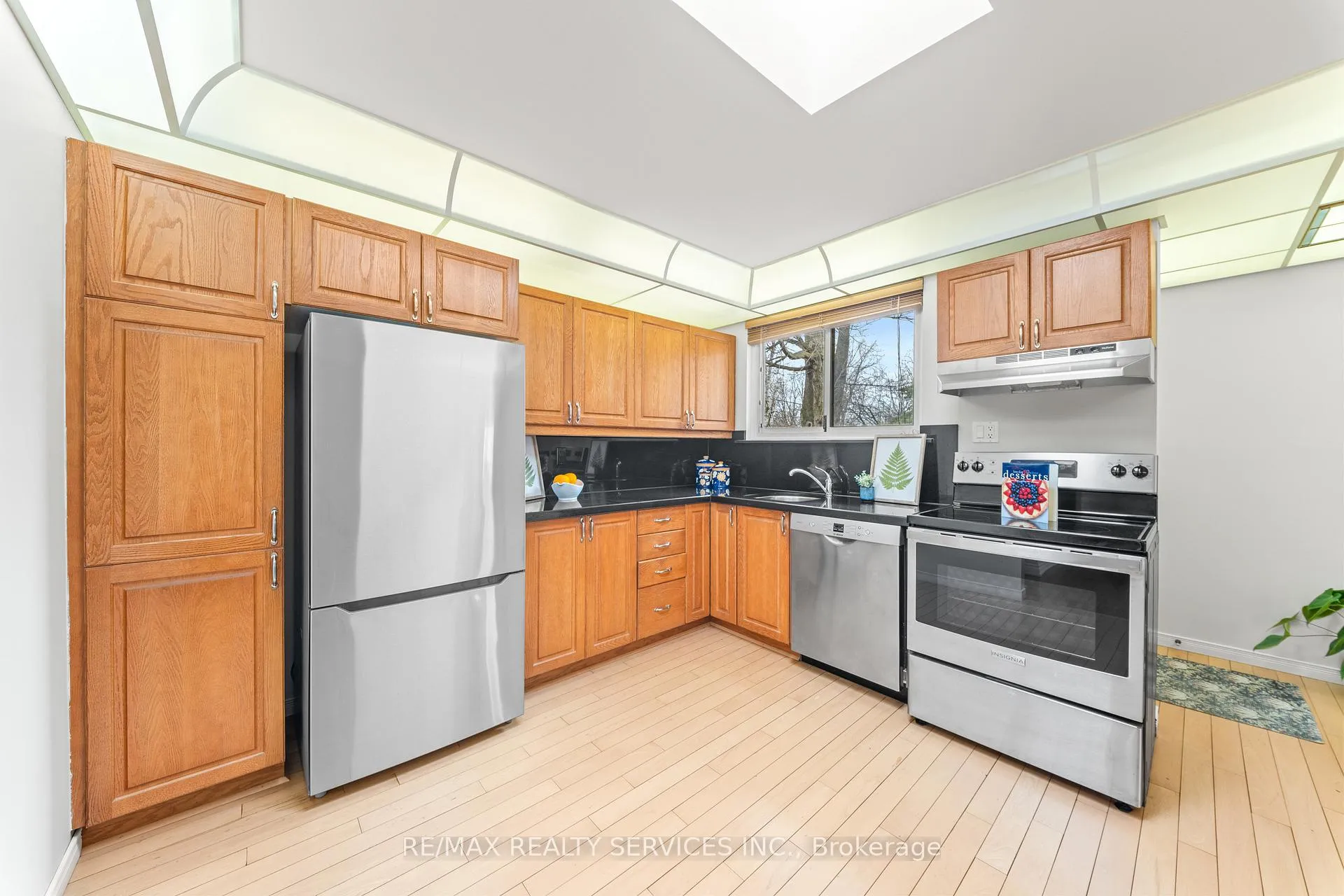 Photo 18 of 71 Belmont Drive, Brampton, Avondale — HOMEH