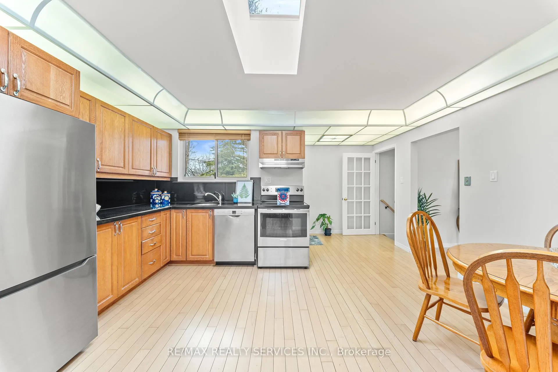 Photo 19 of 71 Belmont Drive, Brampton, Avondale — HOMEH