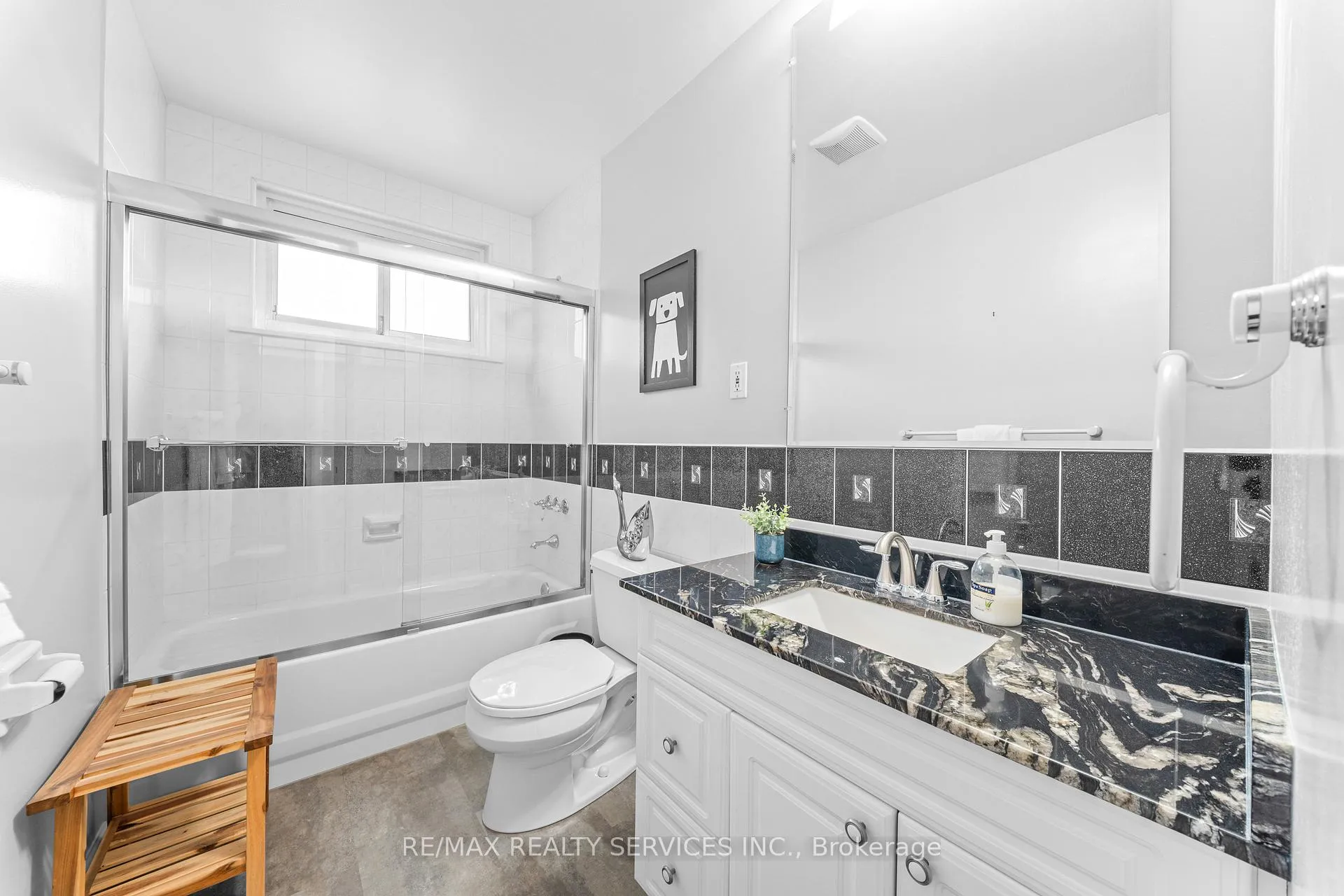 Photo 28 of 71 Belmont Drive, Brampton, Avondale — HOMEH