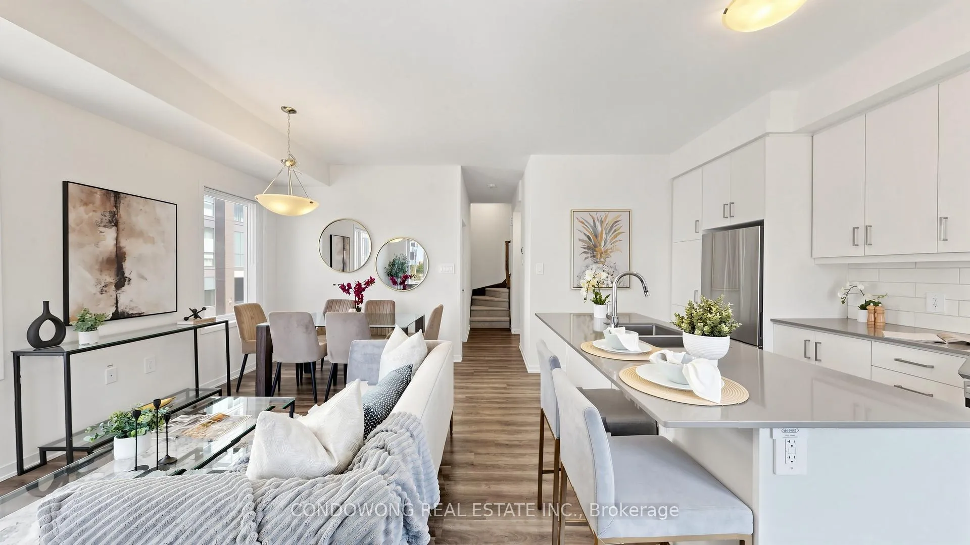 Photo 2 of Unit 49, 31 Honeycrisp Crescent, Vaughan, Vaughan Corporate Centre — HOMEH