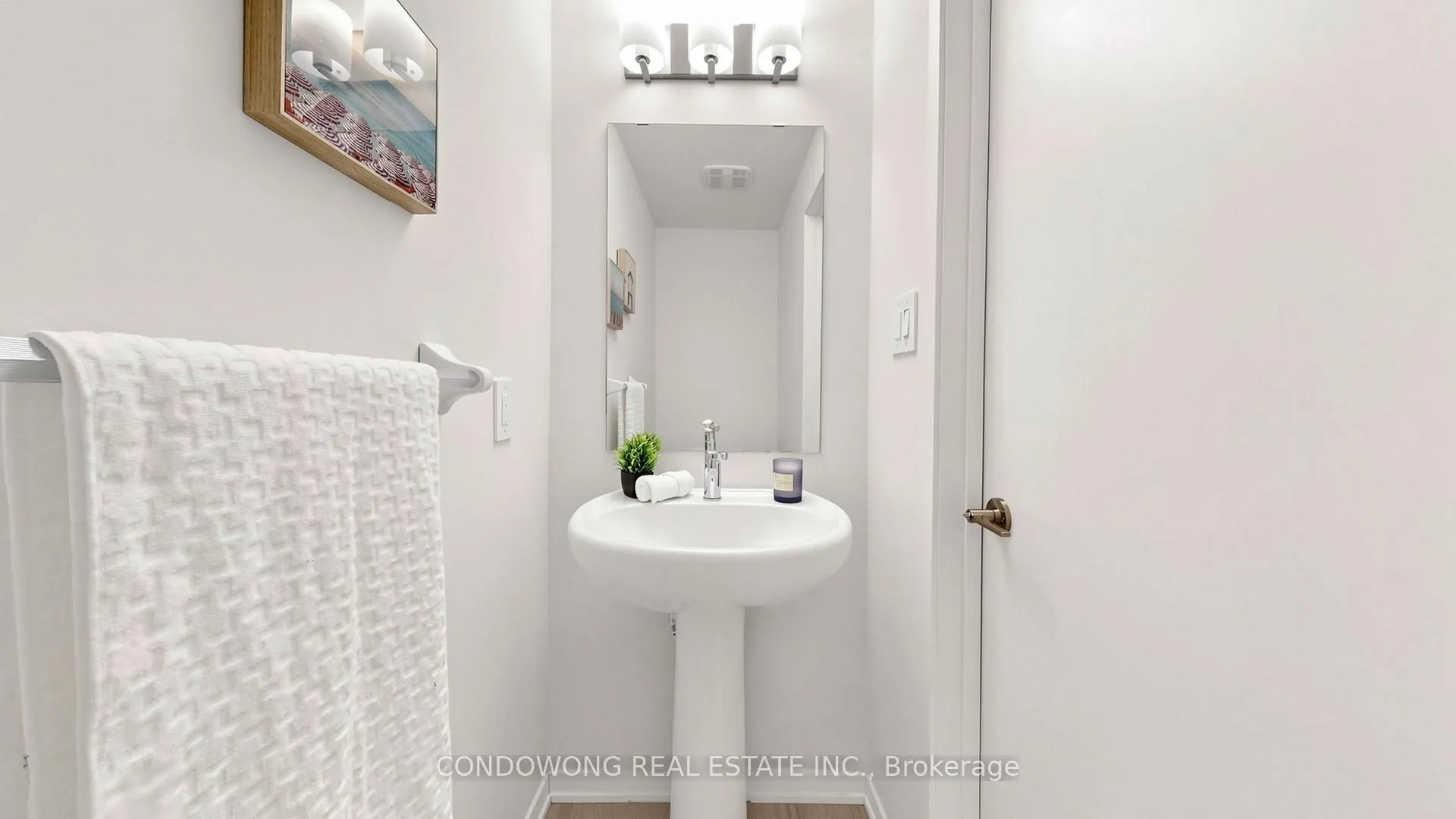 Photo 6 of Unit 49, 31 Honeycrisp Crescent, Vaughan, Vaughan Corporate Centre — HOMEH