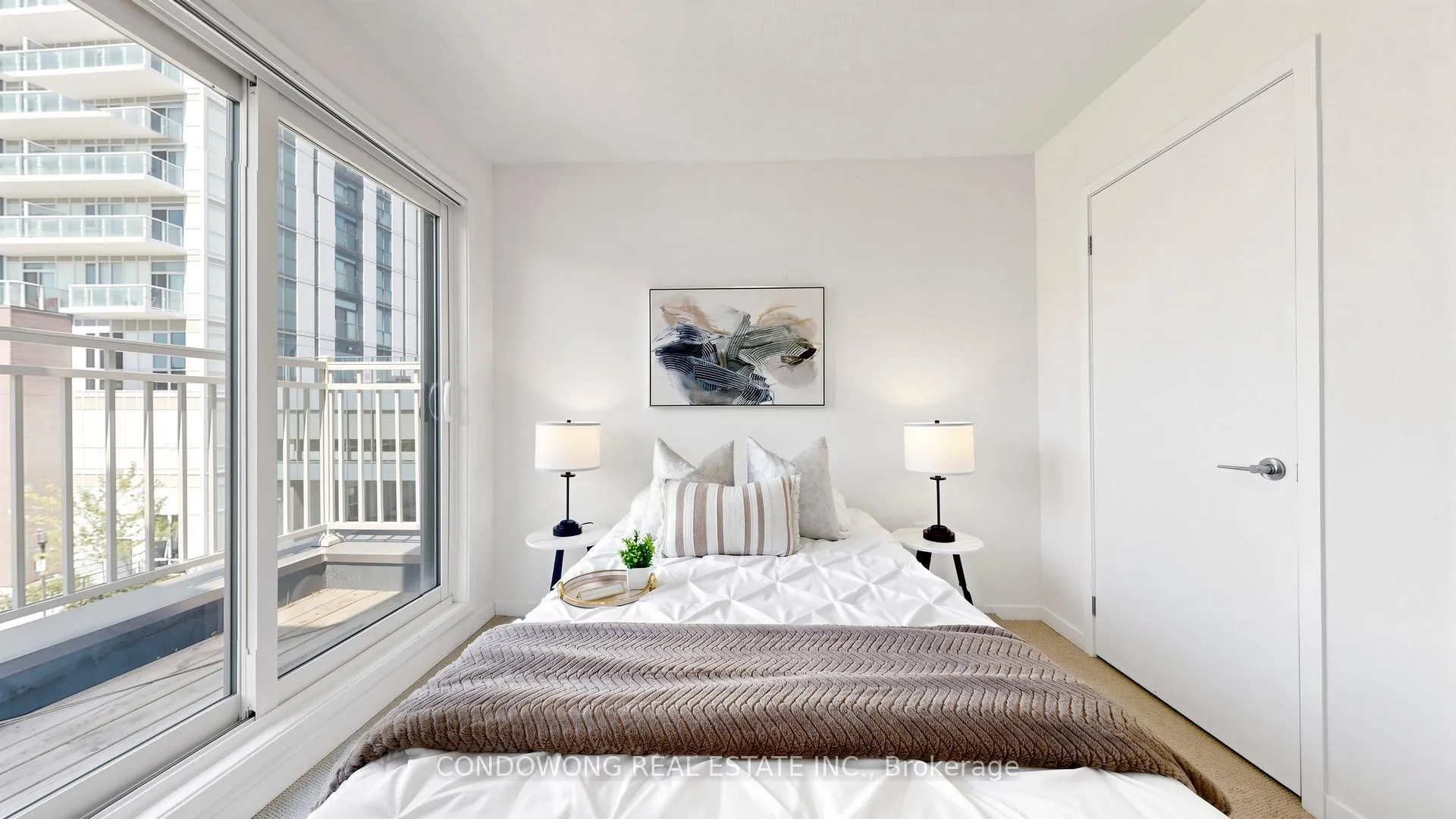 Photo 11 of Unit 49, 31 Honeycrisp Crescent, Vaughan, Vaughan Corporate Centre — HOMEH
