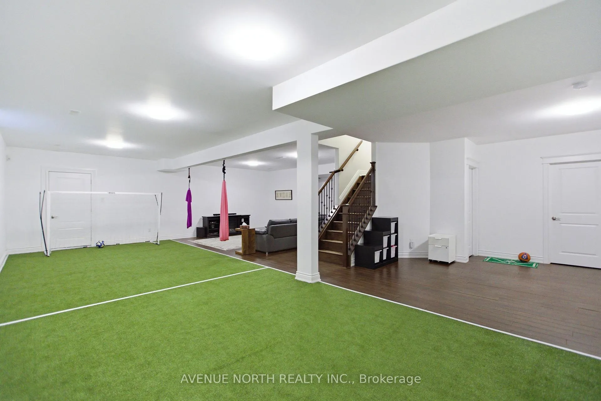 Photo 38 of 22 Kemp Drive, Ottawa, Blossom Park/Kemp Park/Findlay Creek — HOMEH