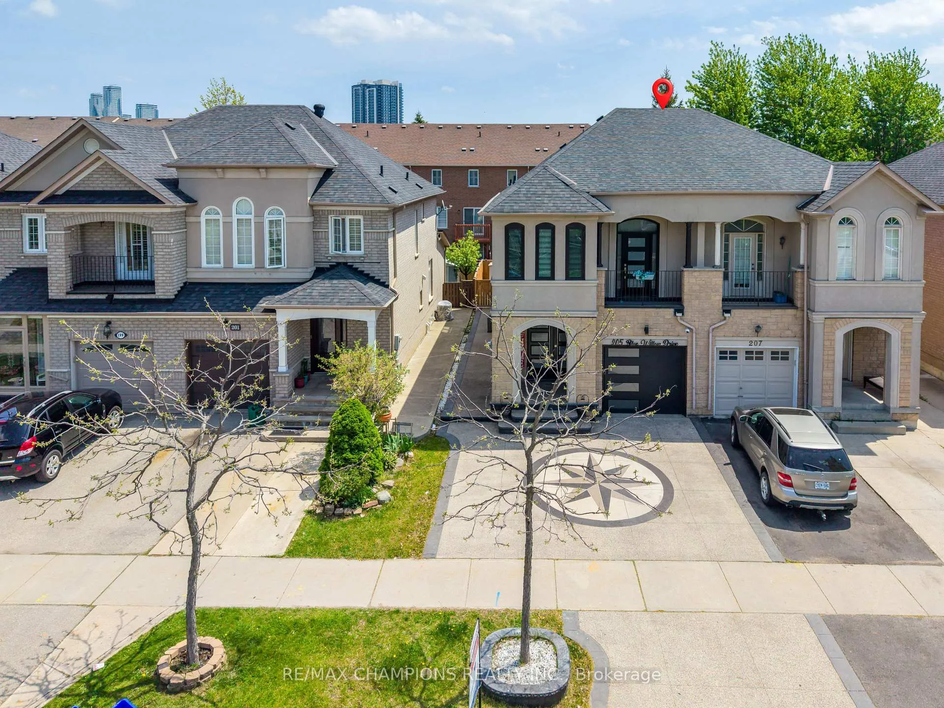 Photo 1 of 205 Blue Willow Drive, Vaughan, East Woodbridge — HOMEH