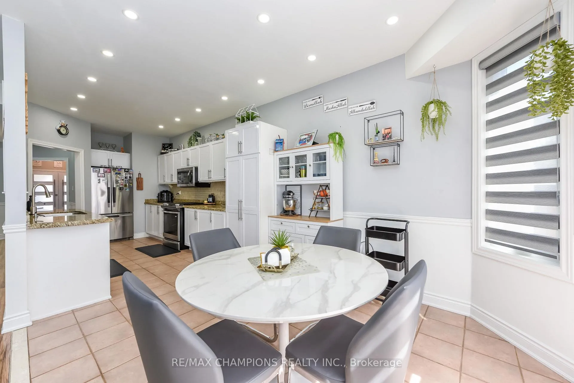 Photo 19 of 205 Blue Willow Drive, Vaughan, East Woodbridge — HOMEH