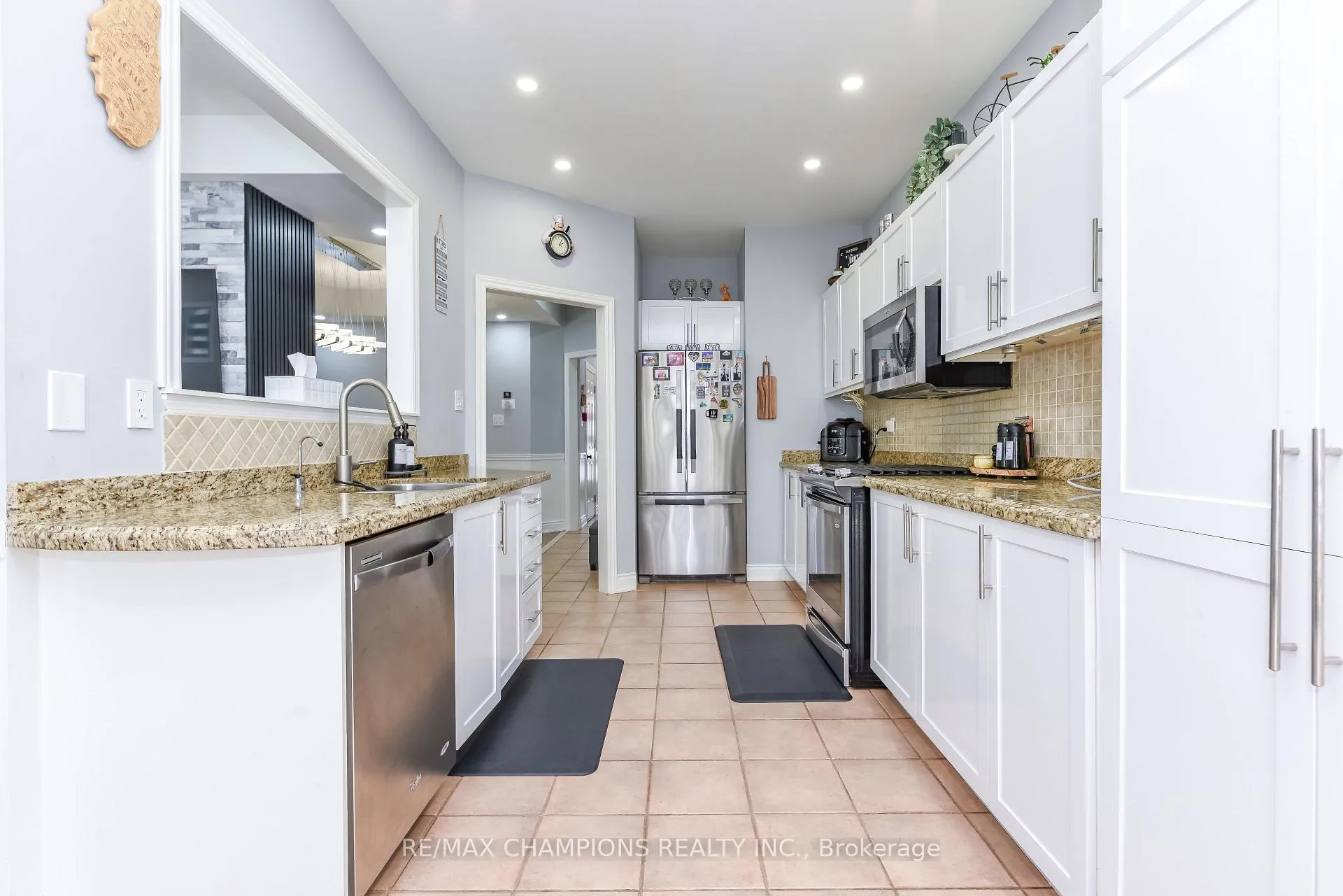 Photo 22 of 205 Blue Willow Drive, Vaughan, East Woodbridge — HOMEH
