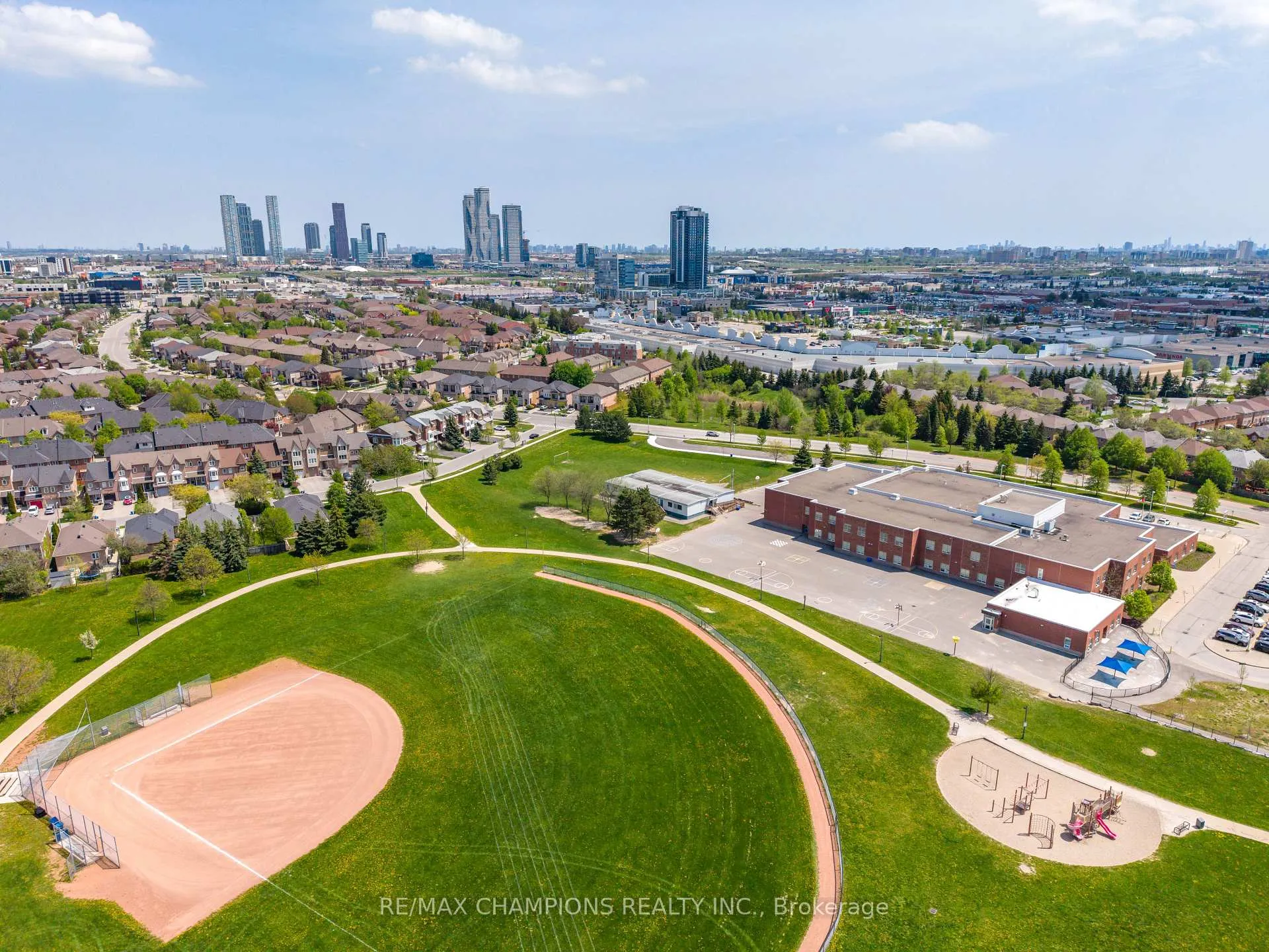 Photo 48 of 205 Blue Willow Drive, Vaughan, East Woodbridge — HOMEH