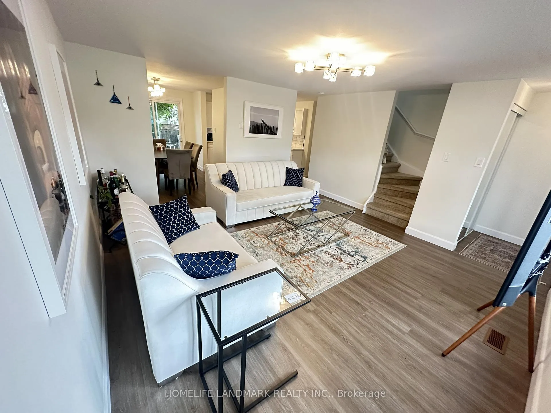 Photo 2 of 754 Parkview Crescent, Cambridge — HOMEH