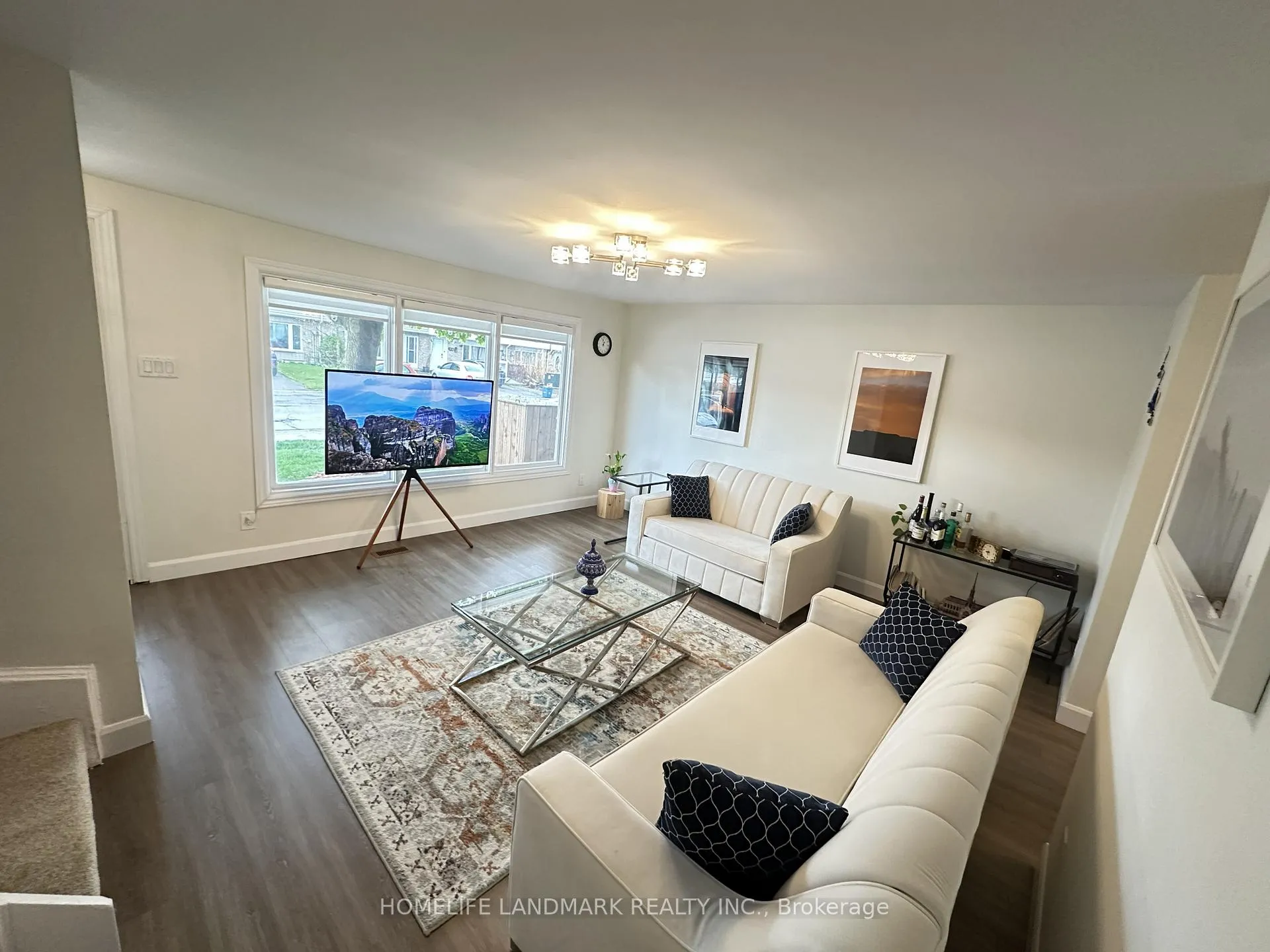 Photo 3 of 754 Parkview Crescent, Cambridge — HOMEH