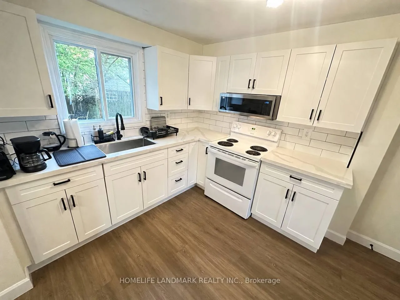 Photo 4 of 754 Parkview Crescent, Cambridge — HOMEH