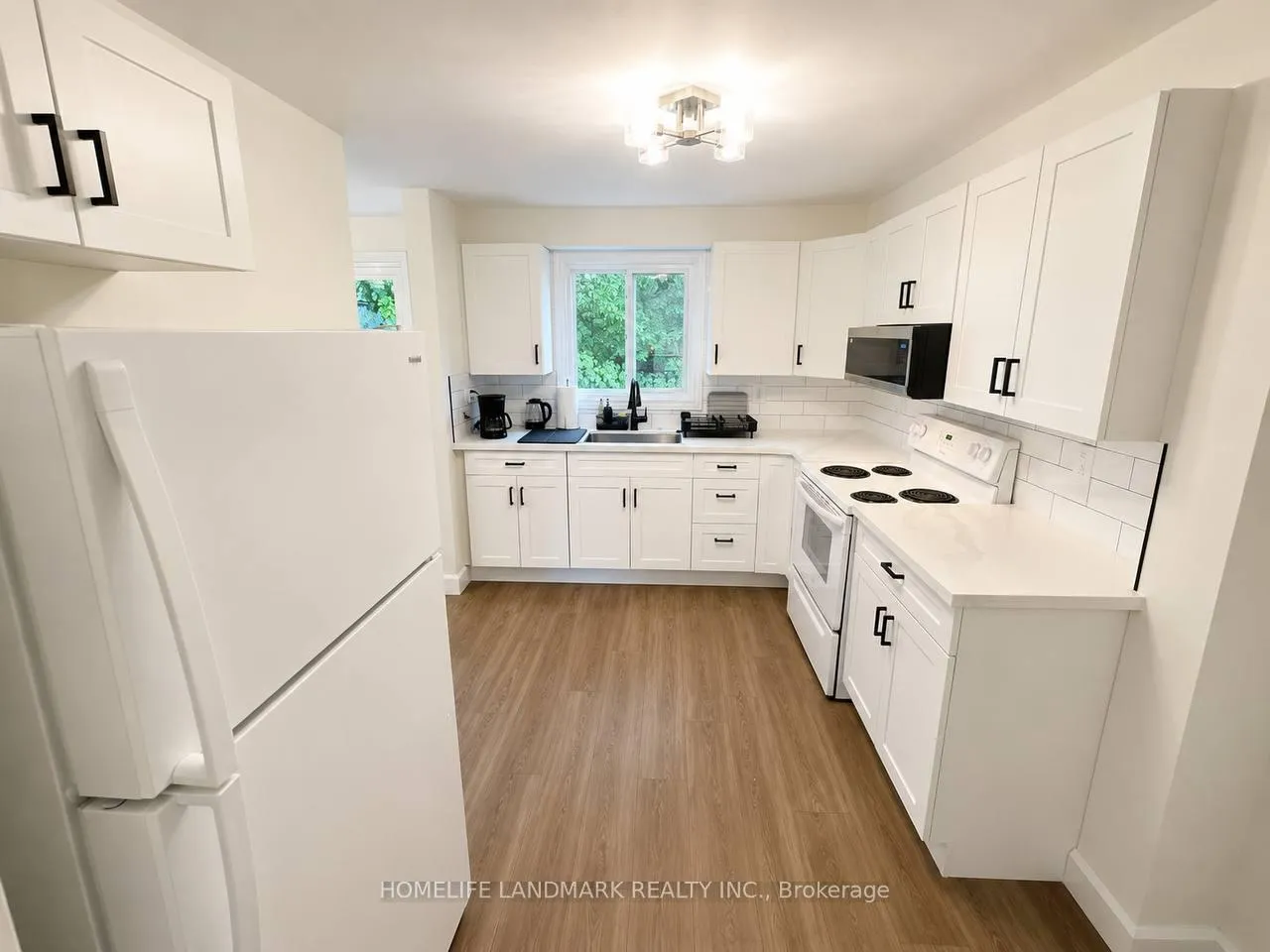 Photo 5 of 754 Parkview Crescent, Cambridge — HOMEH