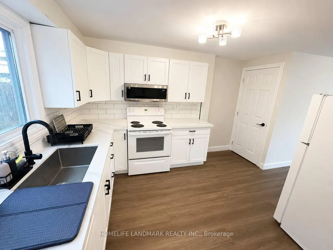 Photo 6 of 754 Parkview Crescent, Cambridge — HOMEH