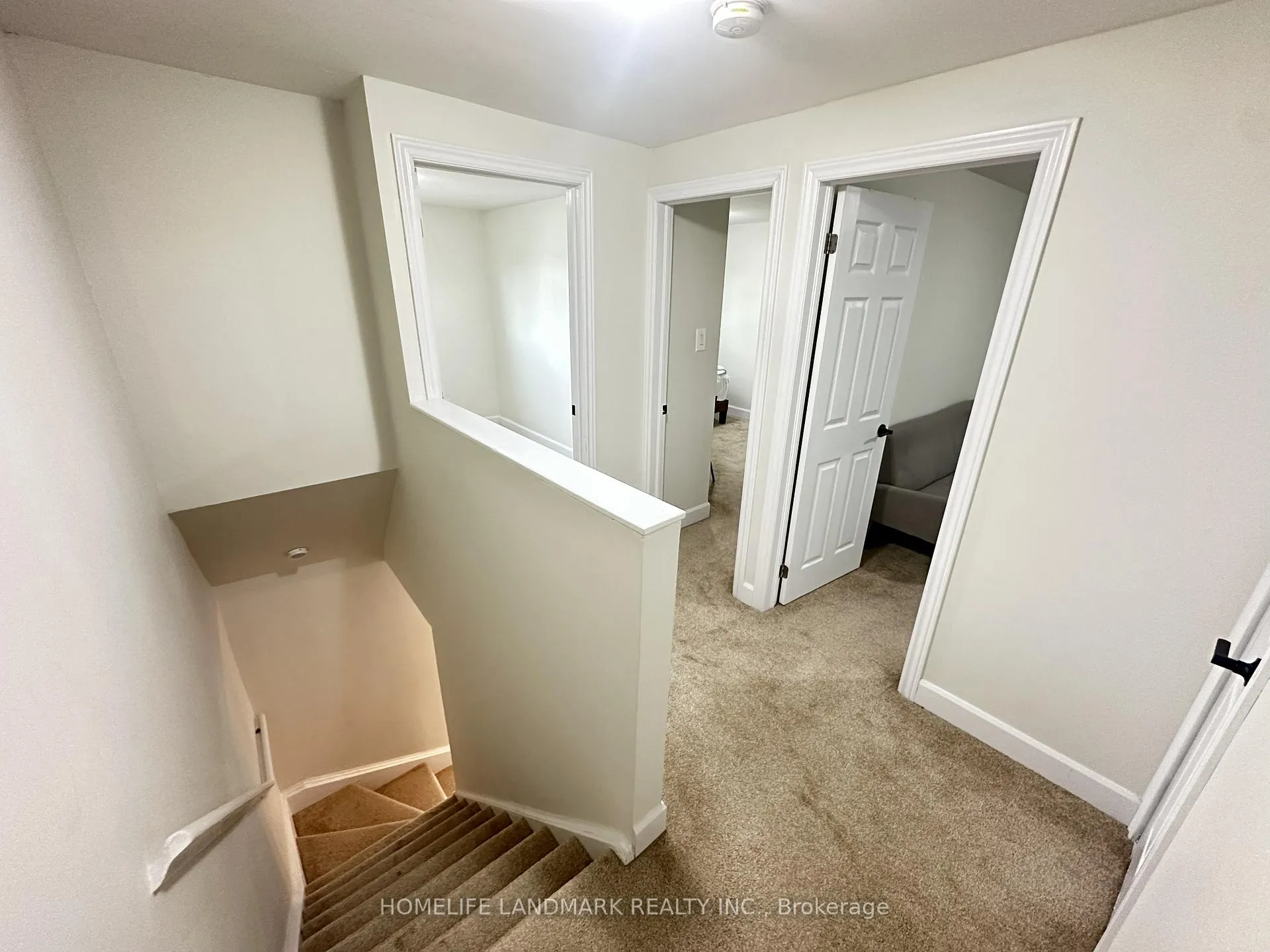 Photo 10 of 754 Parkview Crescent, Cambridge — HOMEH