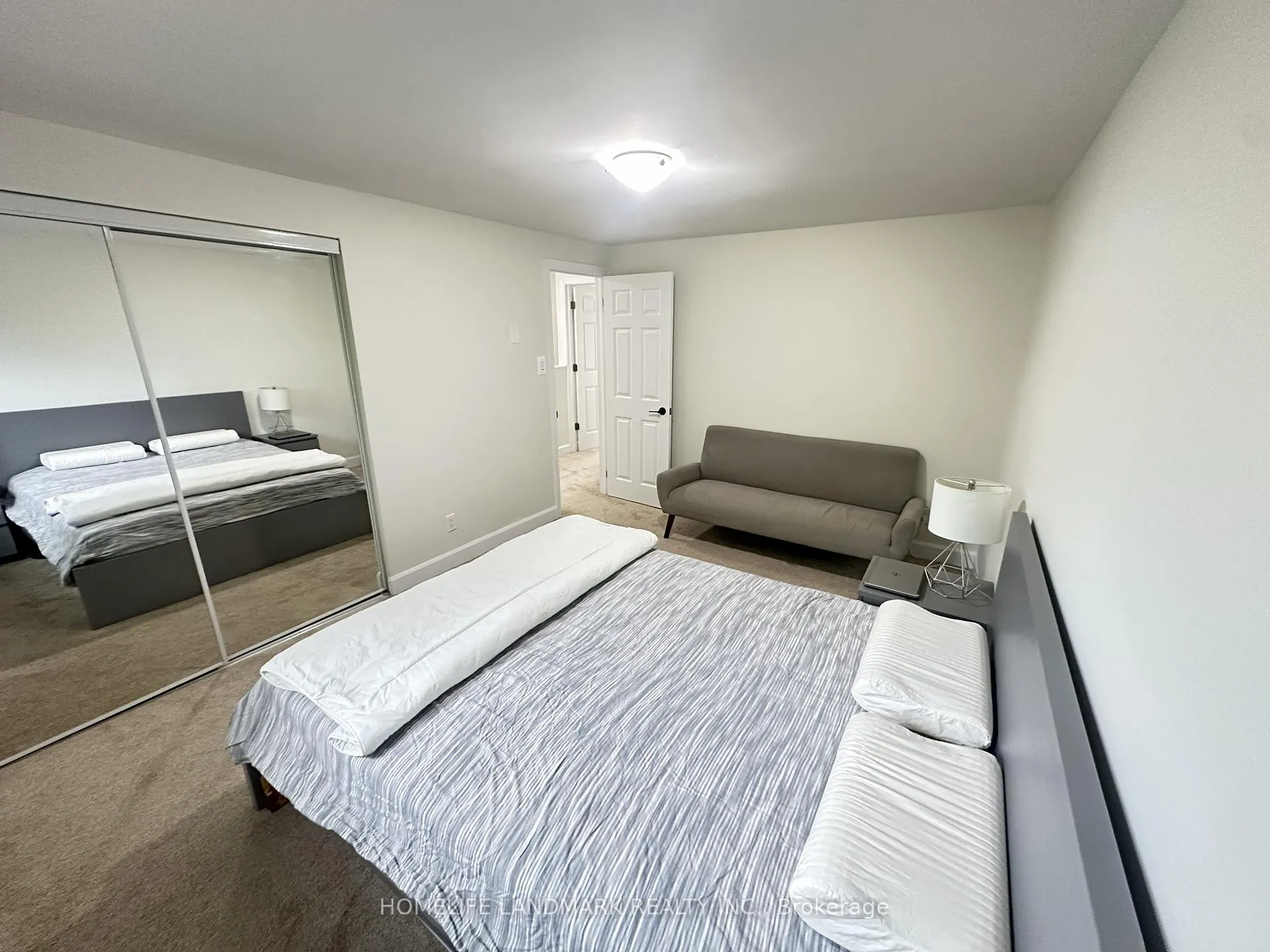 Photo 13 of 754 Parkview Crescent, Cambridge — HOMEH