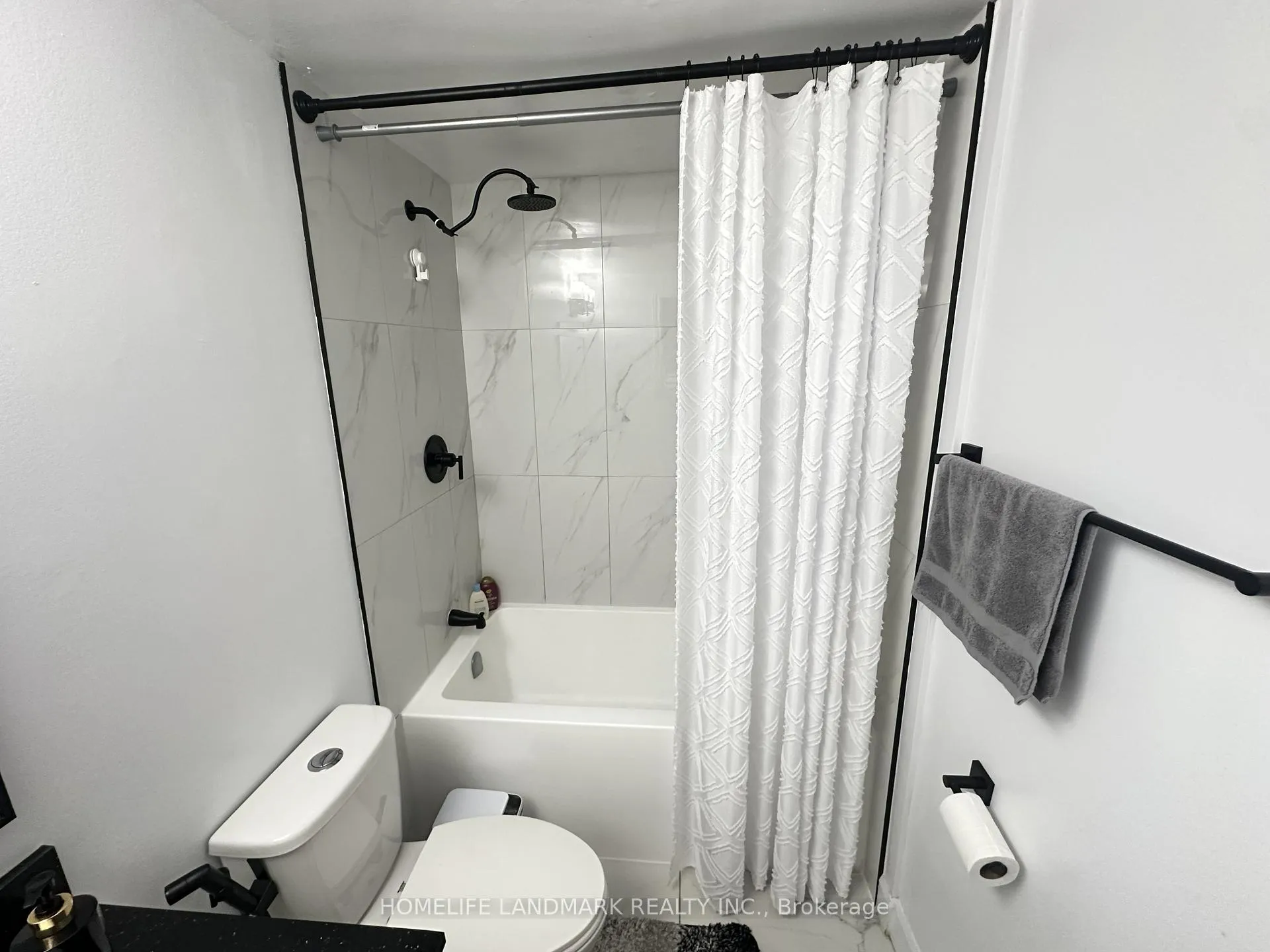 Photo 20 of 754 Parkview Crescent, Cambridge — HOMEH