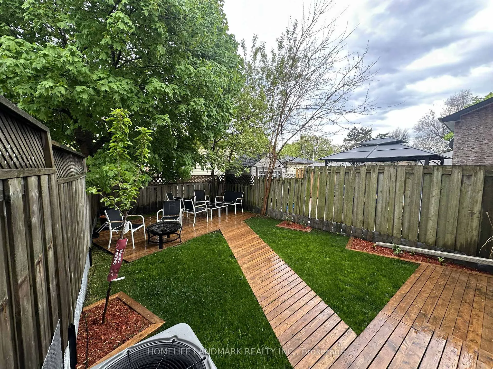 Photo 24 of 754 Parkview Crescent, Cambridge — HOMEH