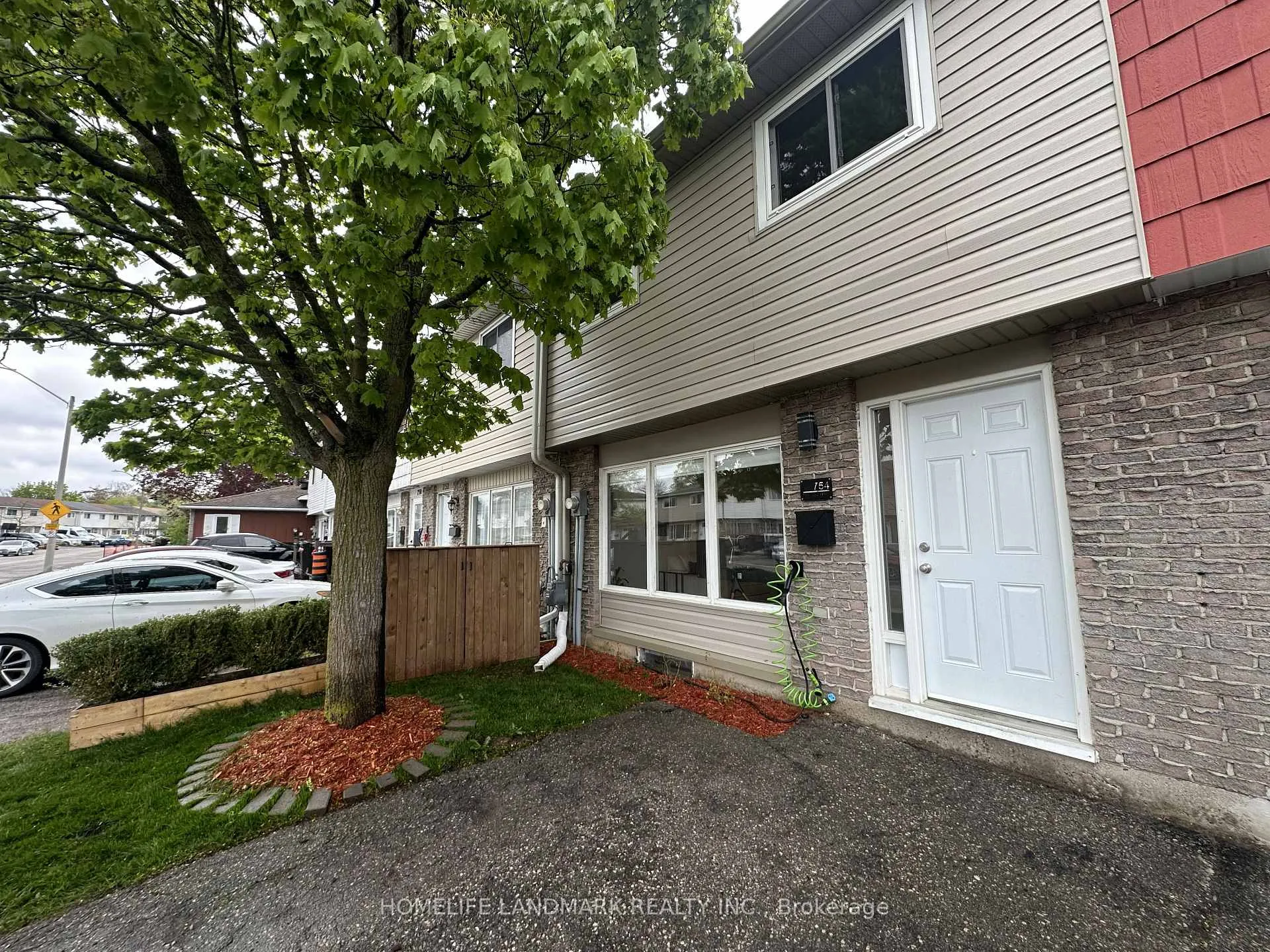 Photo 31 of 754 Parkview Crescent, Cambridge — HOMEH