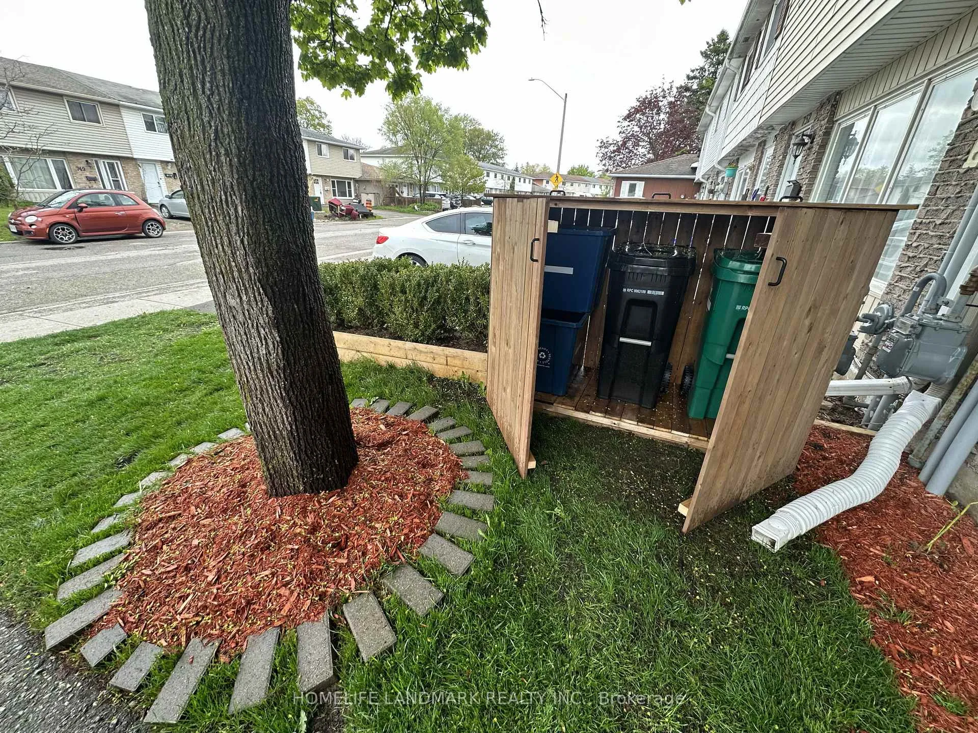 Photo 32 of 754 Parkview Crescent, Cambridge — HOMEH